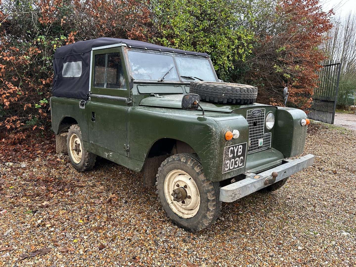 <p>1965 LAND ROVER 88" SIIA</p>