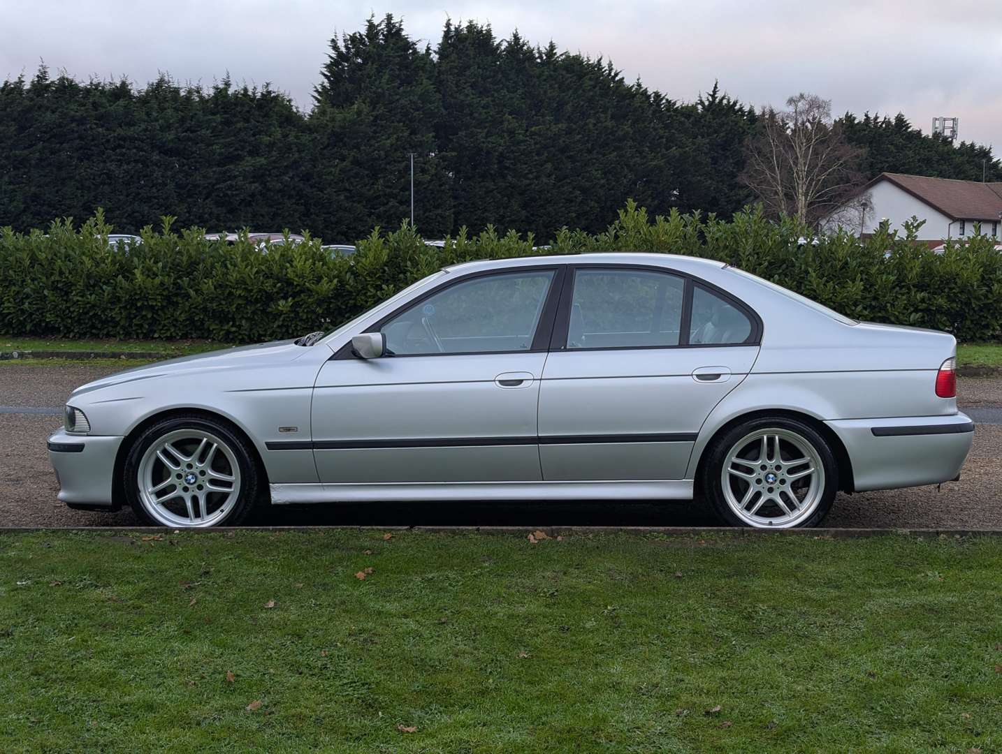 <p>2001 BMW 540I SPORT AUTO</p>