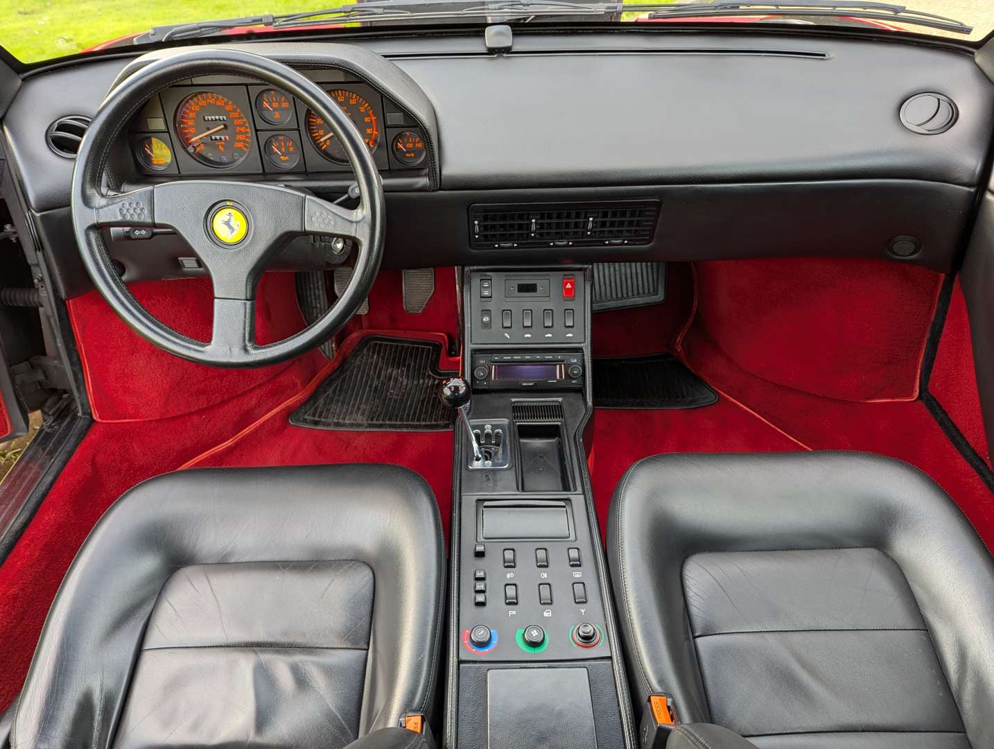 <p>1995 FERRARI MONDIAL LHD</p>