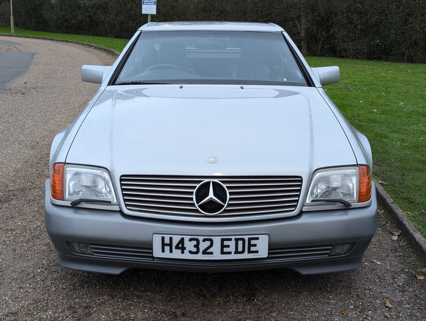 <p>1990 MERCEDES 300SL-24 AUTO</p>