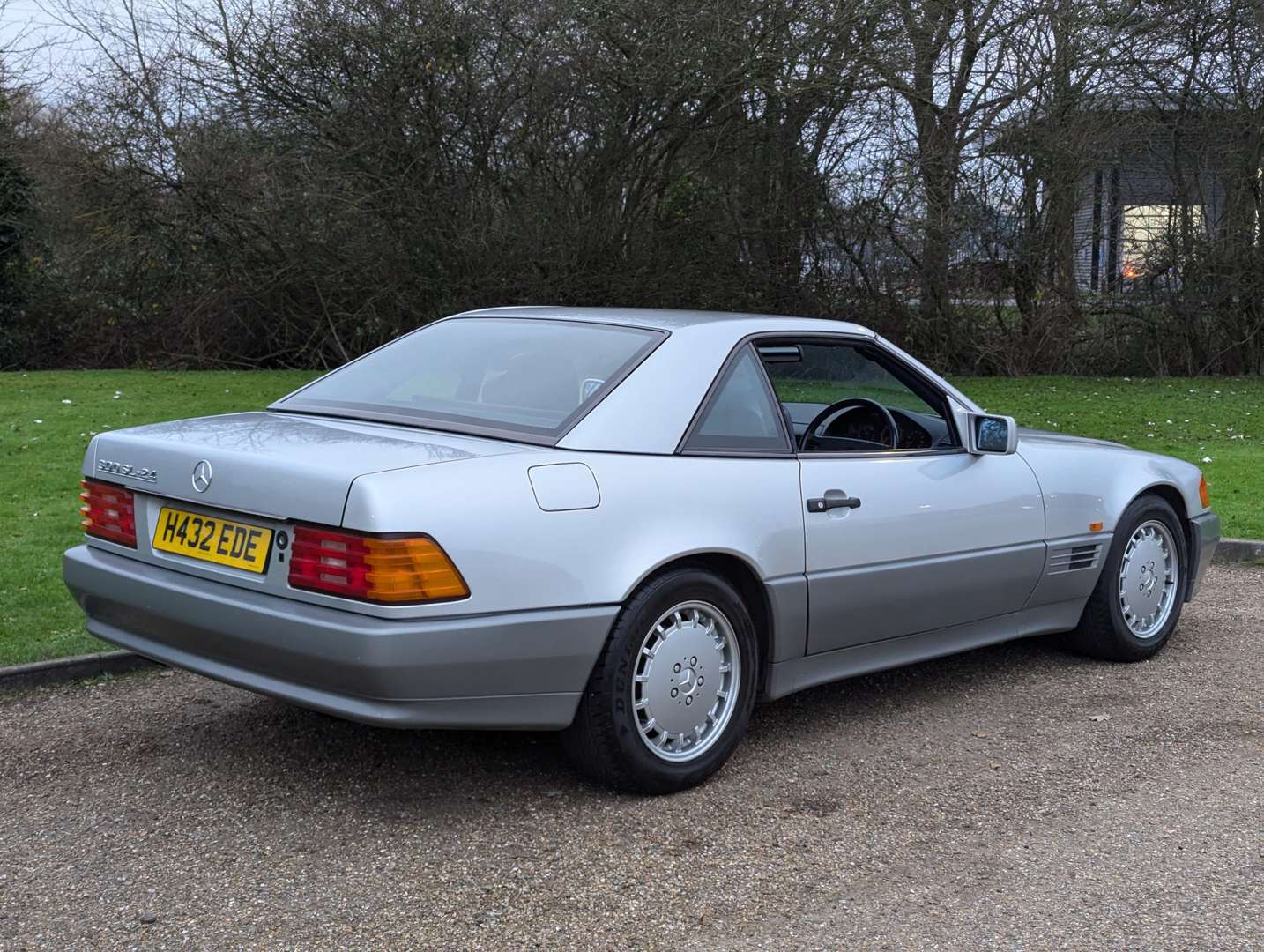 <p>1990 MERCEDES 300SL-24 AUTO</p>