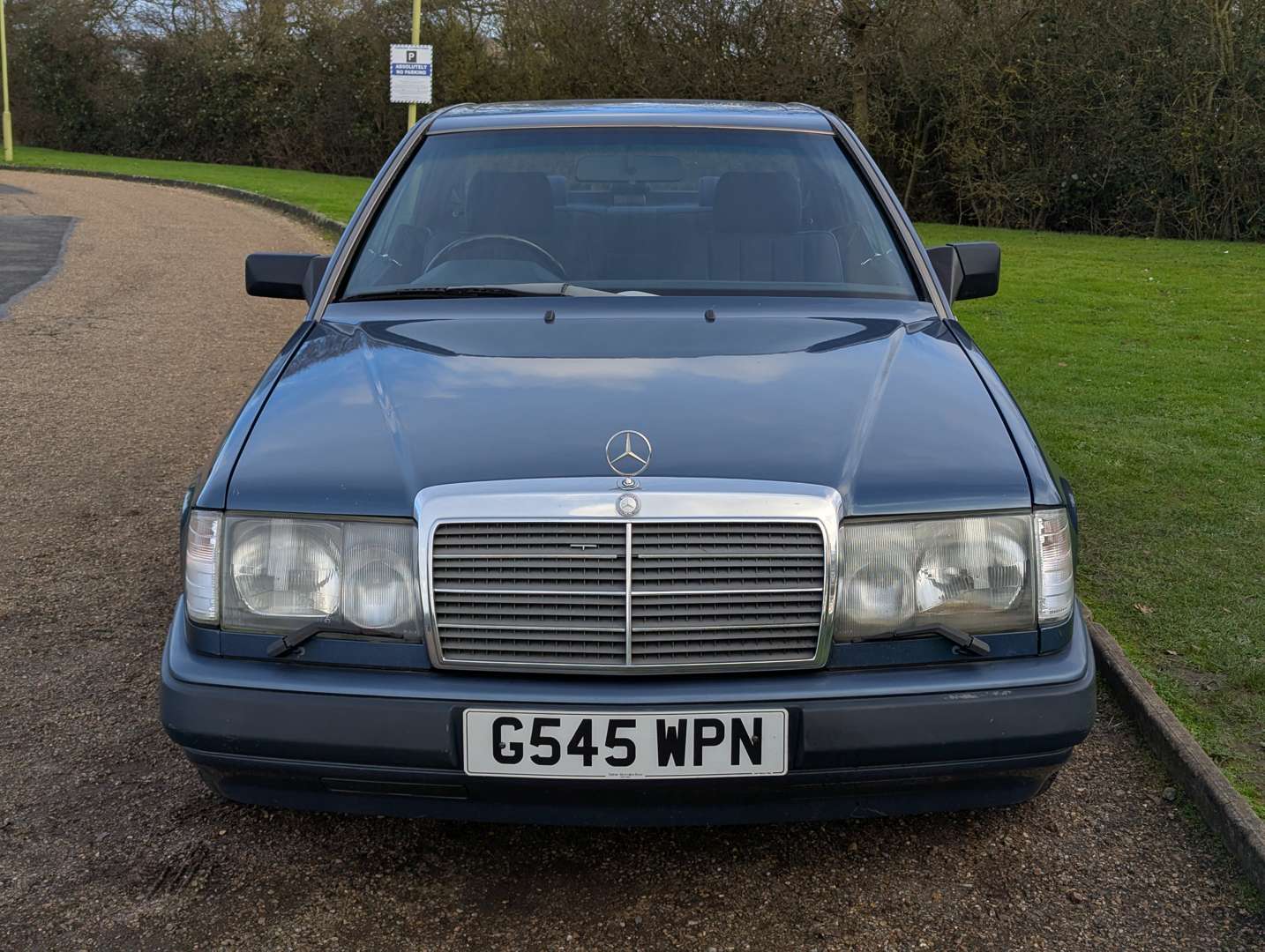 <p>1989 MERCEDES C124 300 CE</p>