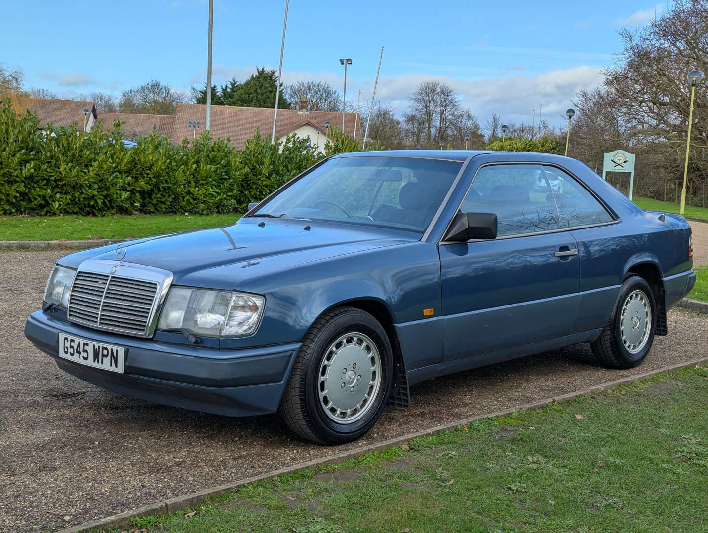 <p>1989 MERCEDES C124 300 CE</p>