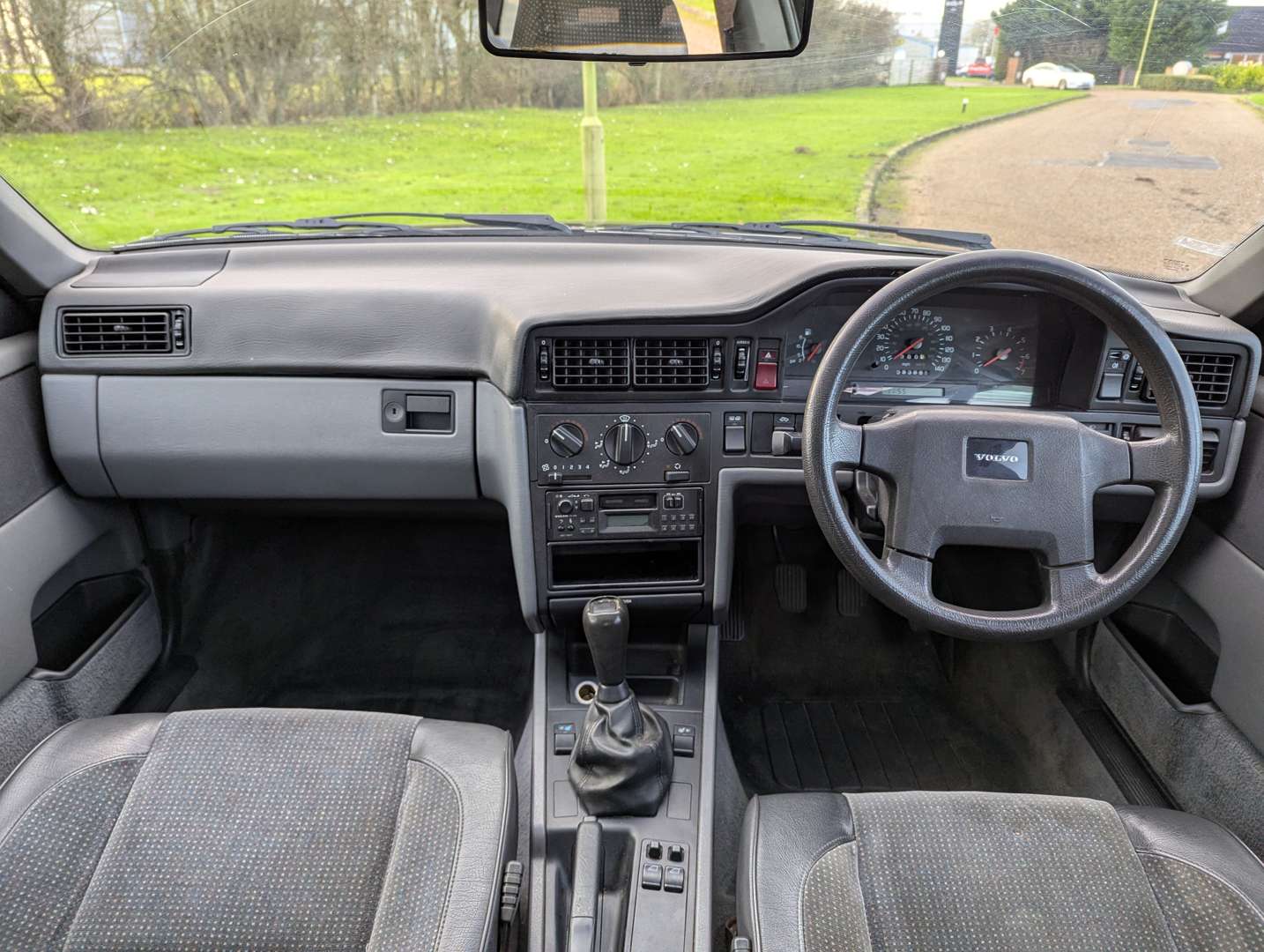 <p>1993 VOLVO 850 GLT</p>