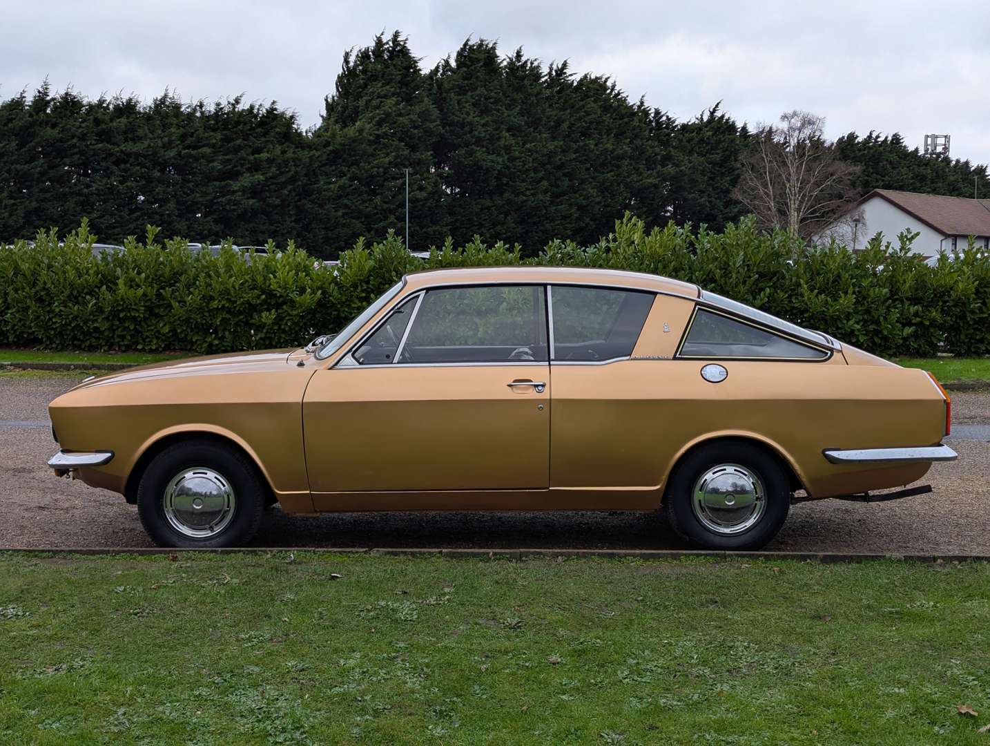 <p>1971 SUNBEAM ALPINE COUPE</p>