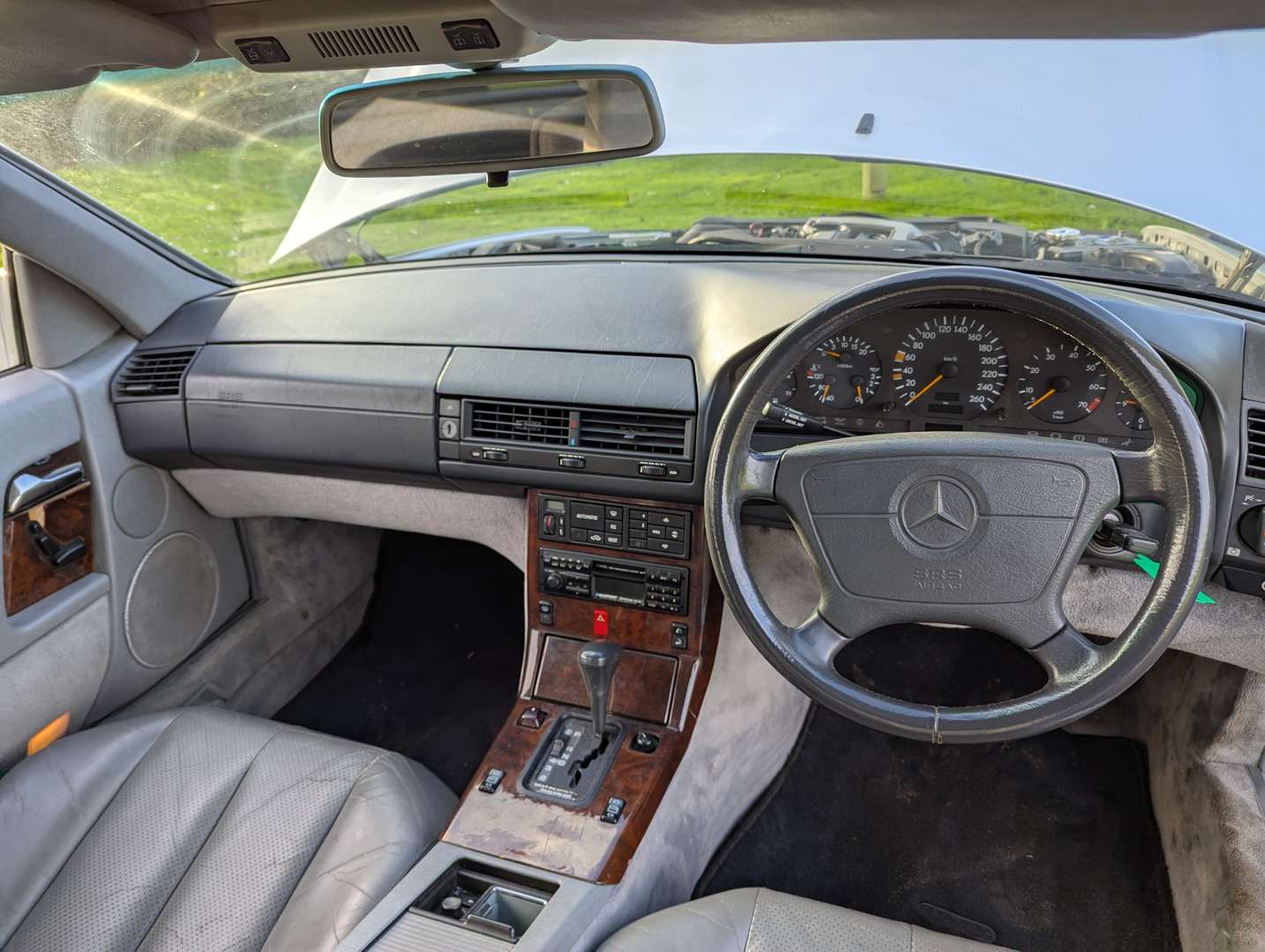 <p>1994 MERCEDES SL 320 AUTO</p>