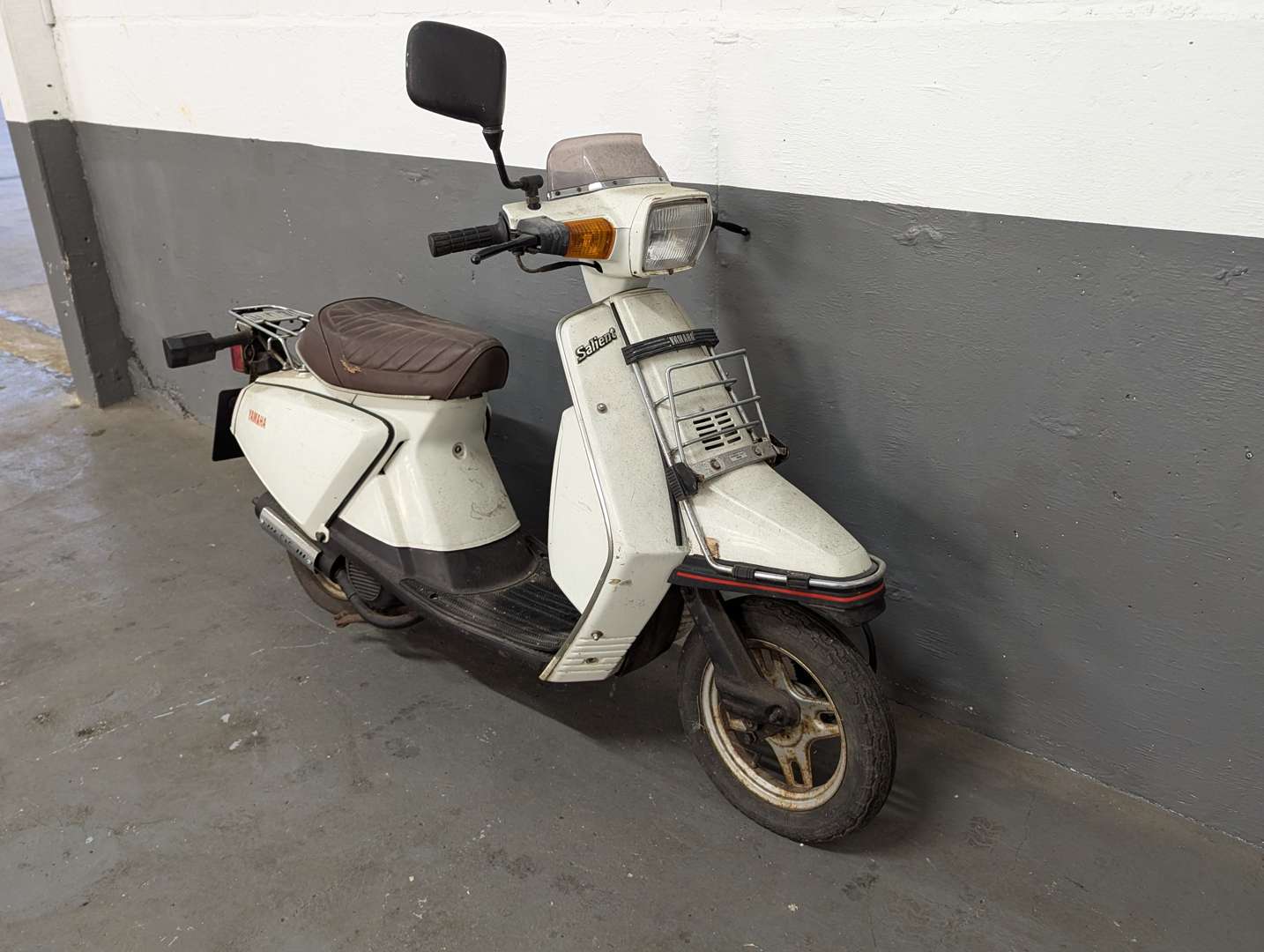 <p>1986 YAMAHA SALIENT 50CC</p>