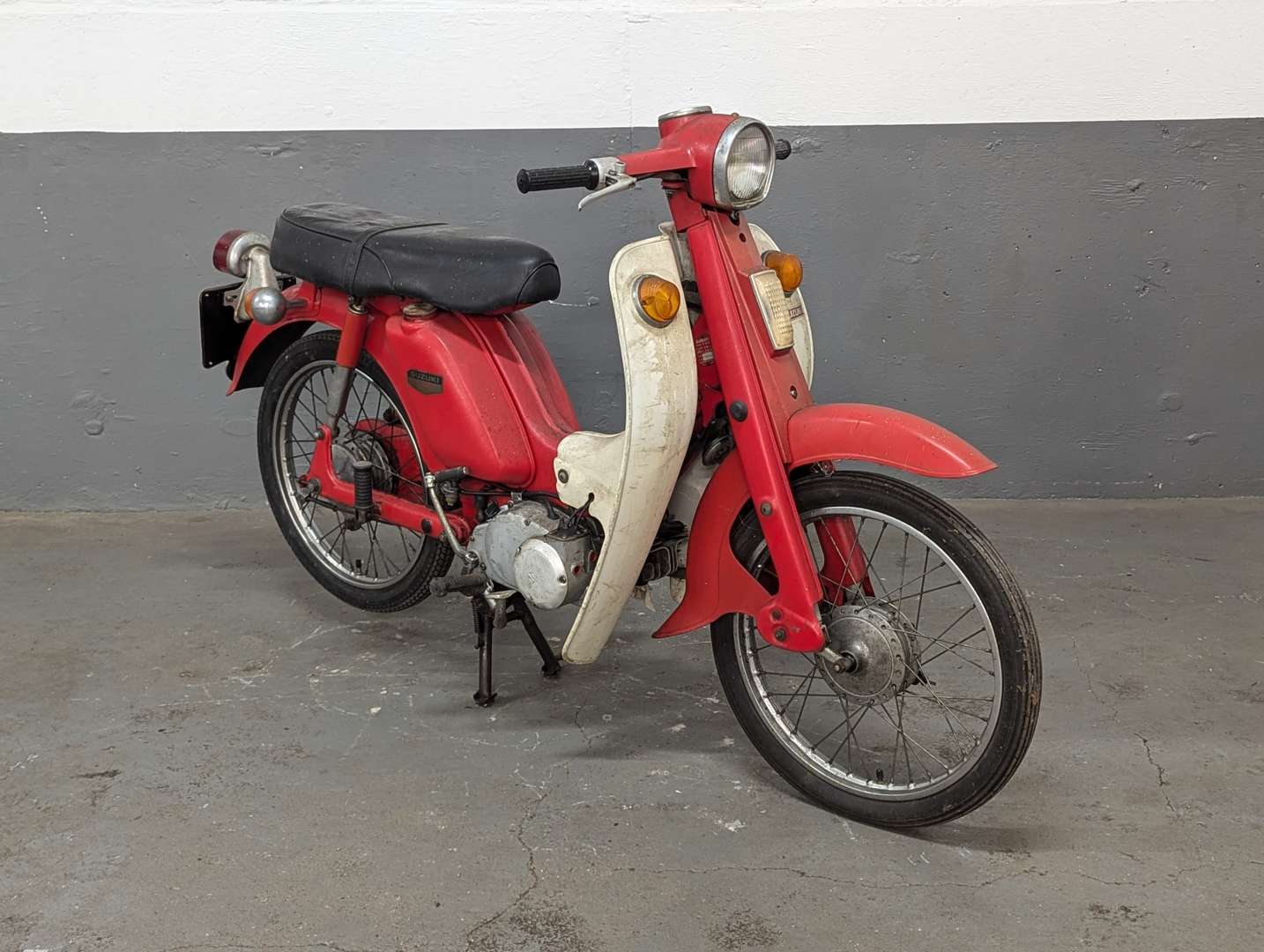 <p>1974 SUZUKI F50</p>