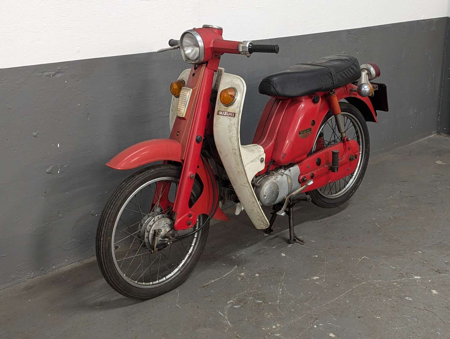 <p>1974 SUZUKI F50</p>