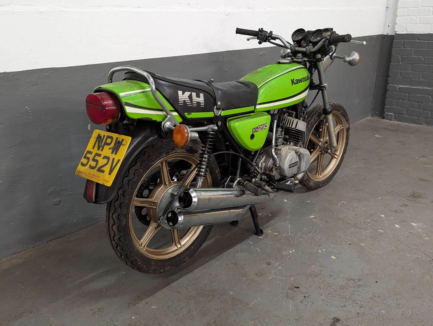 <p>1979 KAWASAKI KH250 B</p>