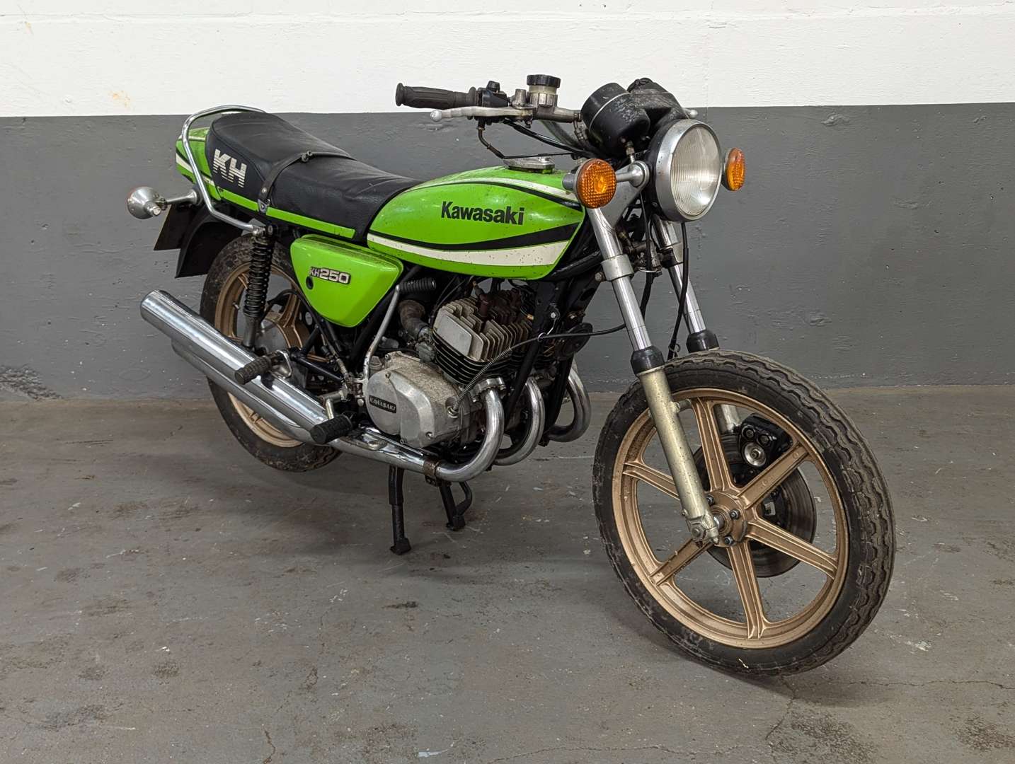 <p>1979 KAWASAKI KH250 B</p>