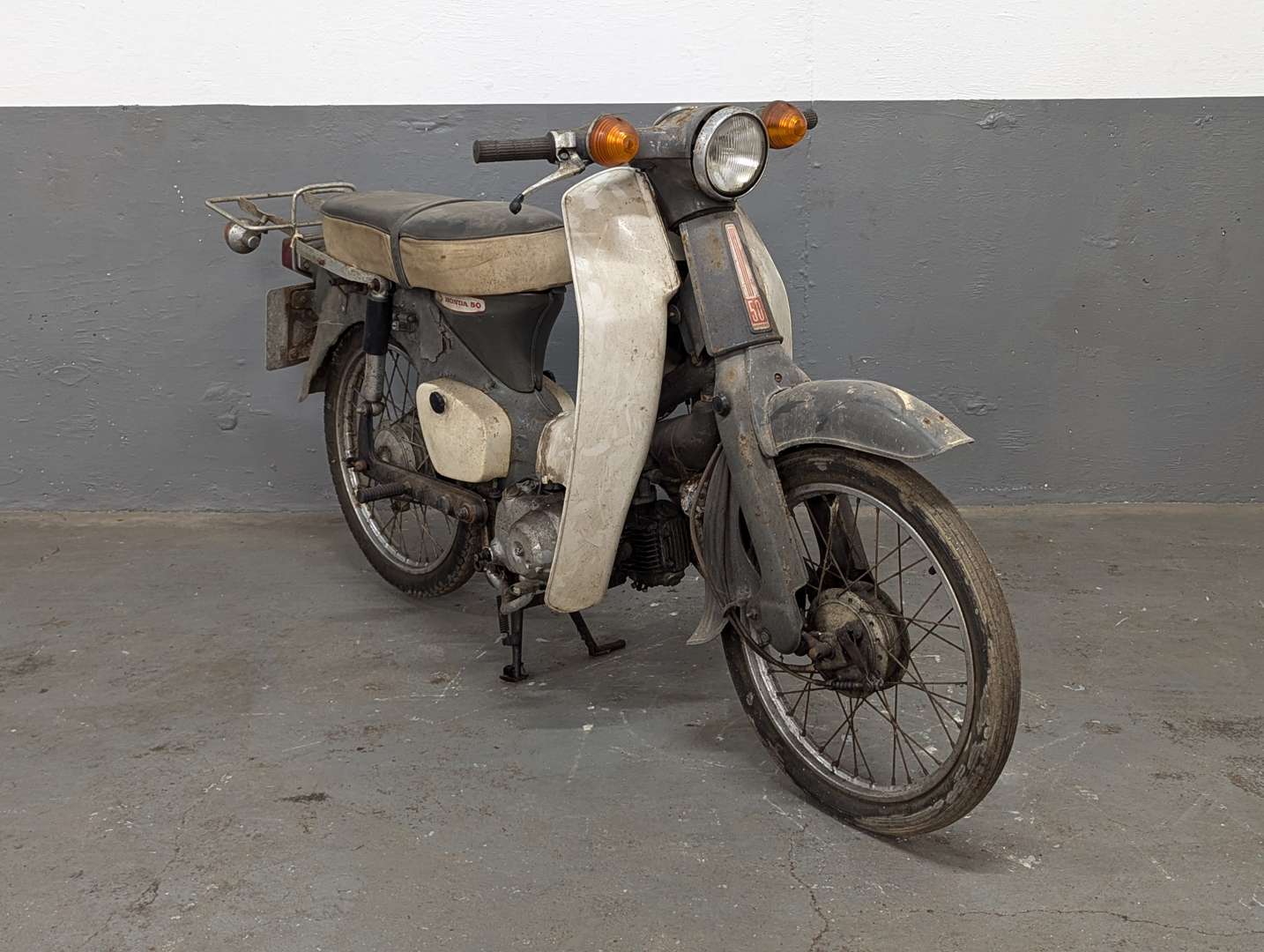 <p>1976 HONDA C50</p>