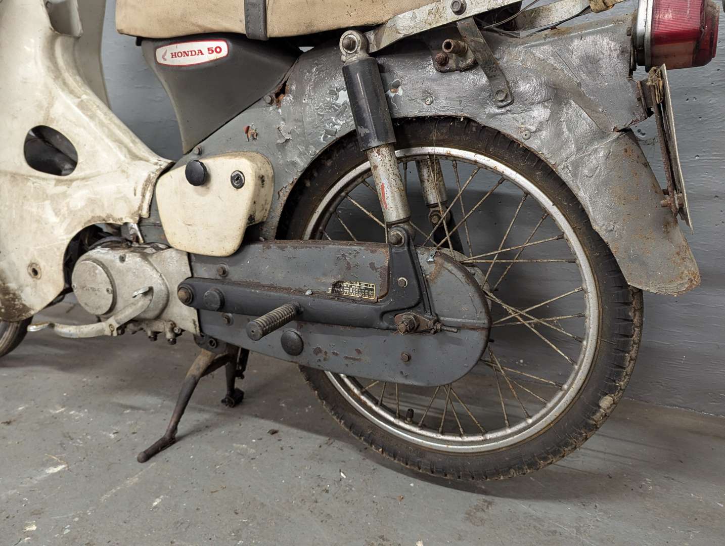 <p>1976 HONDA C50</p>