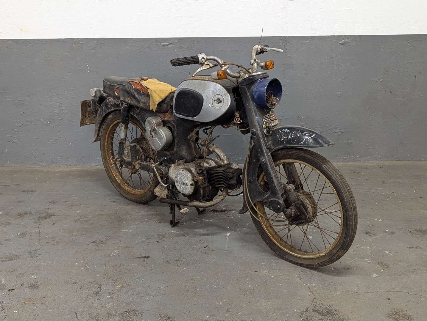 <p>1965 HONDA 90</p>