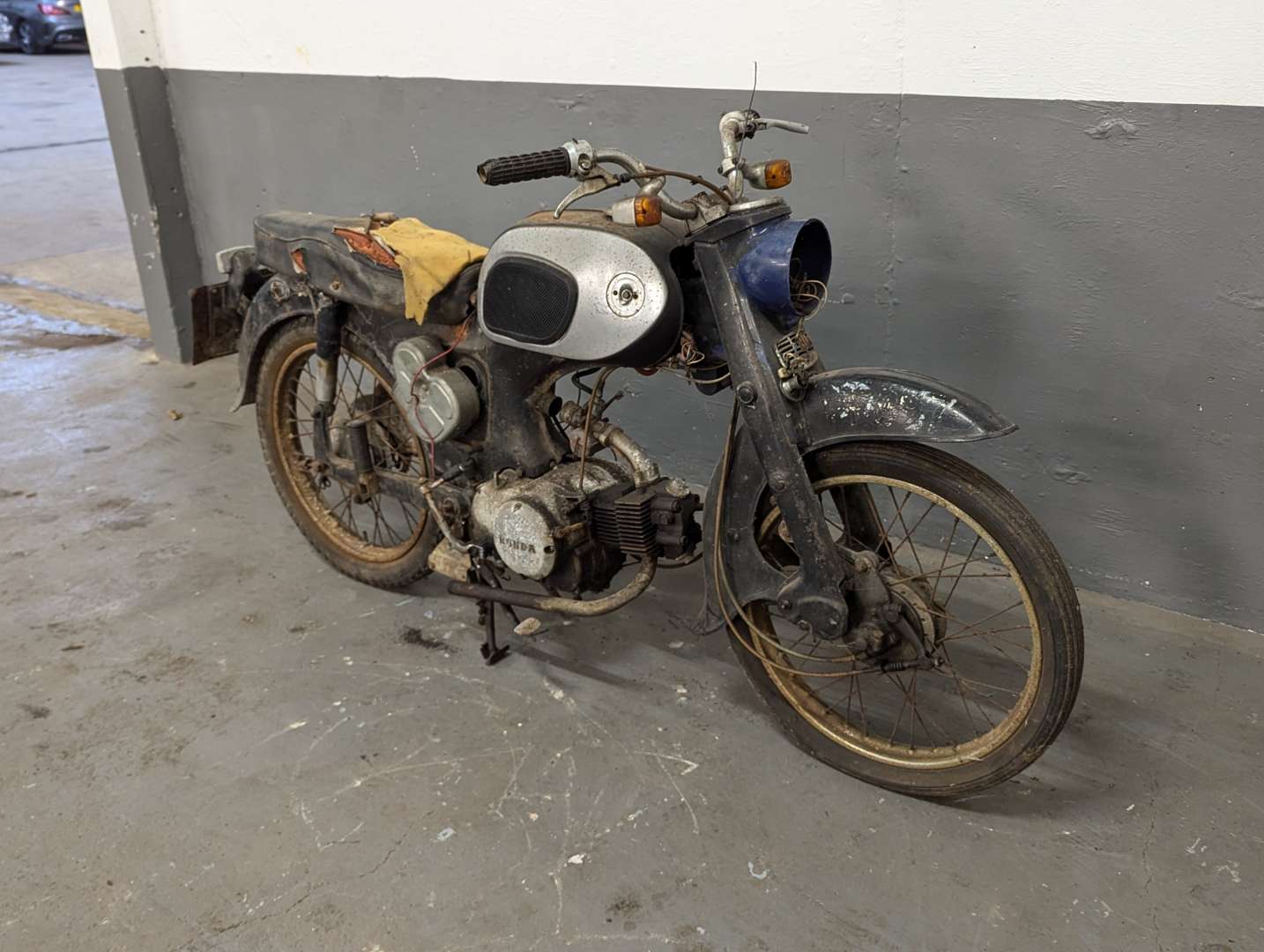 <p>1965 HONDA 90</p>