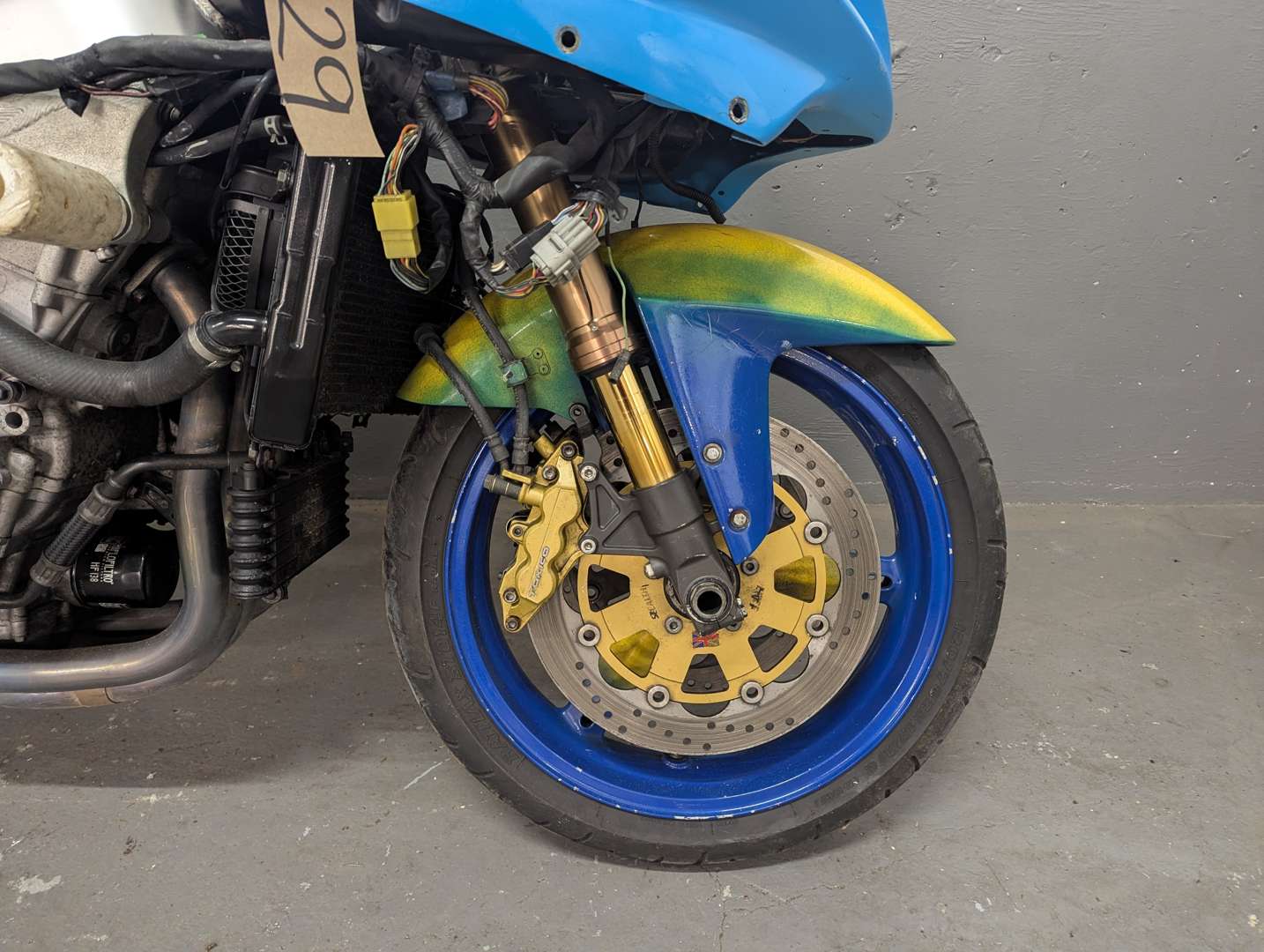 <p>2001 SUZUKI GSXR 1000 K1</p>