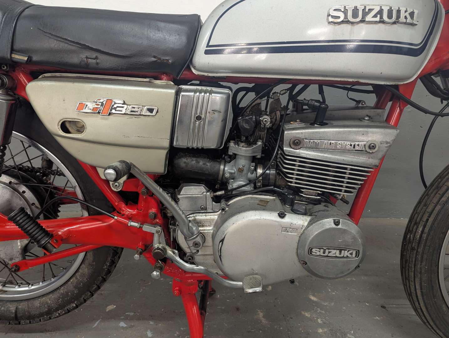 <p>SUZUKI GT380</p>