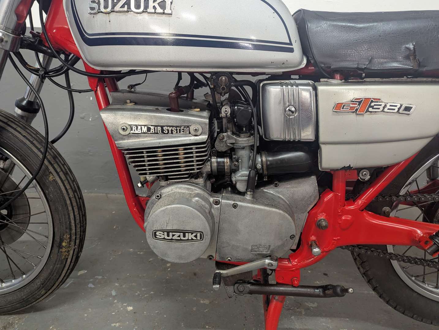 <p>SUZUKI GT380</p>