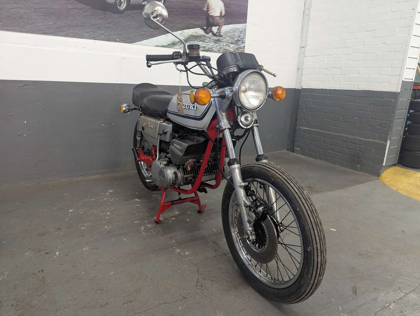 <p>SUZUKI GT380</p>