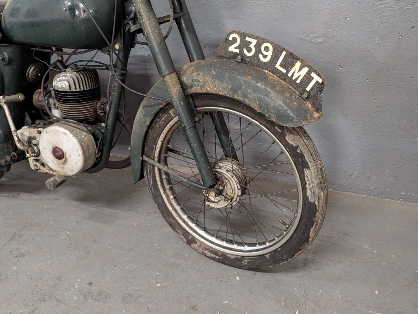 <p>1957 FRANCIS BARNET 150CC</p>