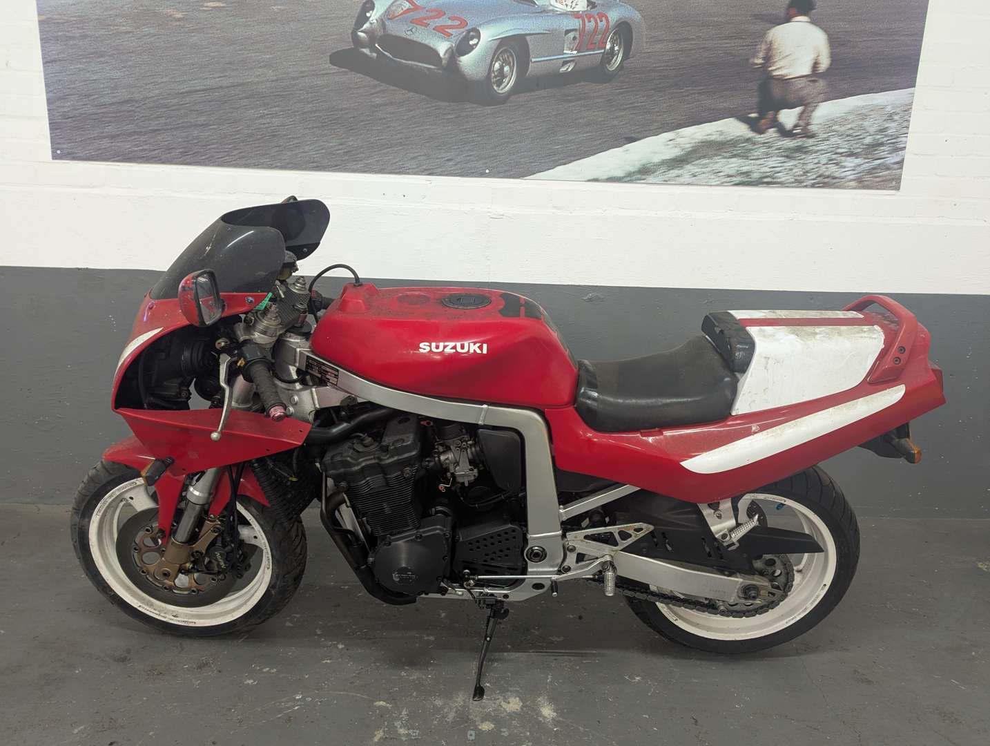 <p>1990 SUZUKI GSX-R750</p>