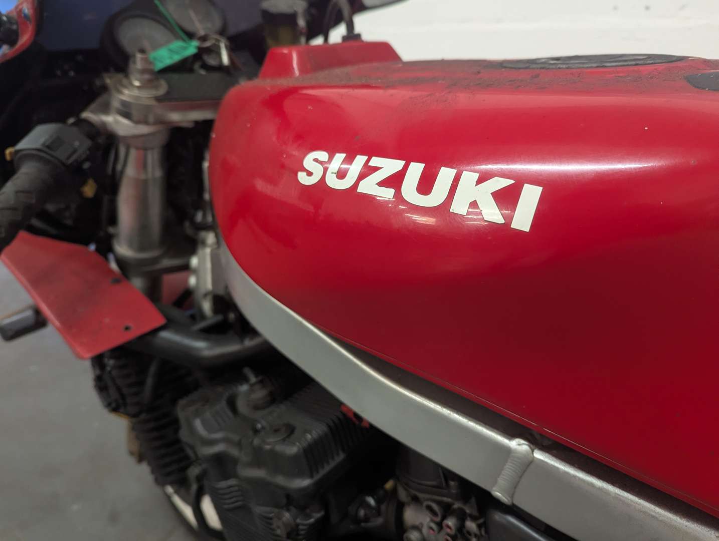 <p>1990 SUZUKI GSX-R750</p>