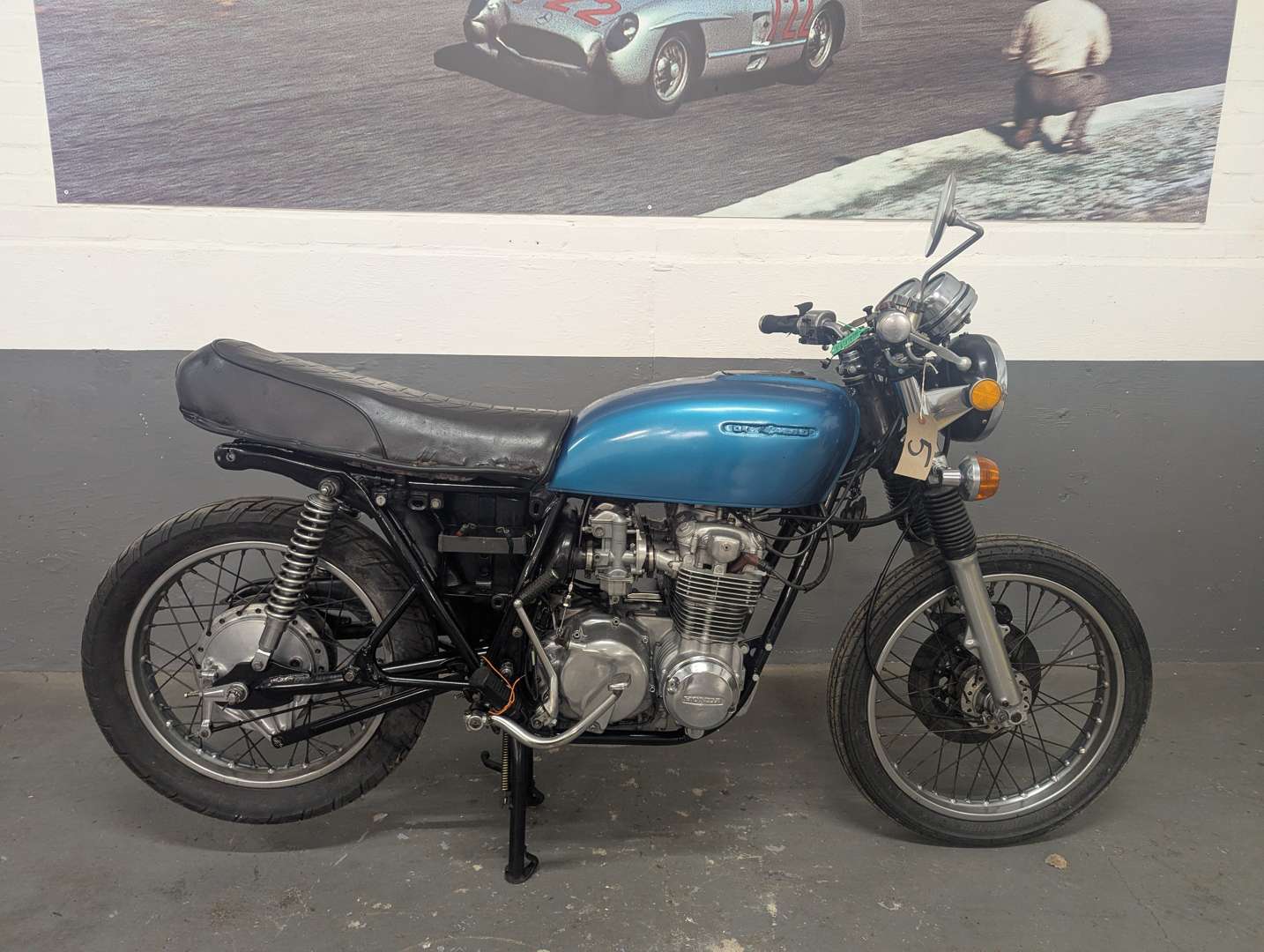 <p>1976 HONDA CB550</p>