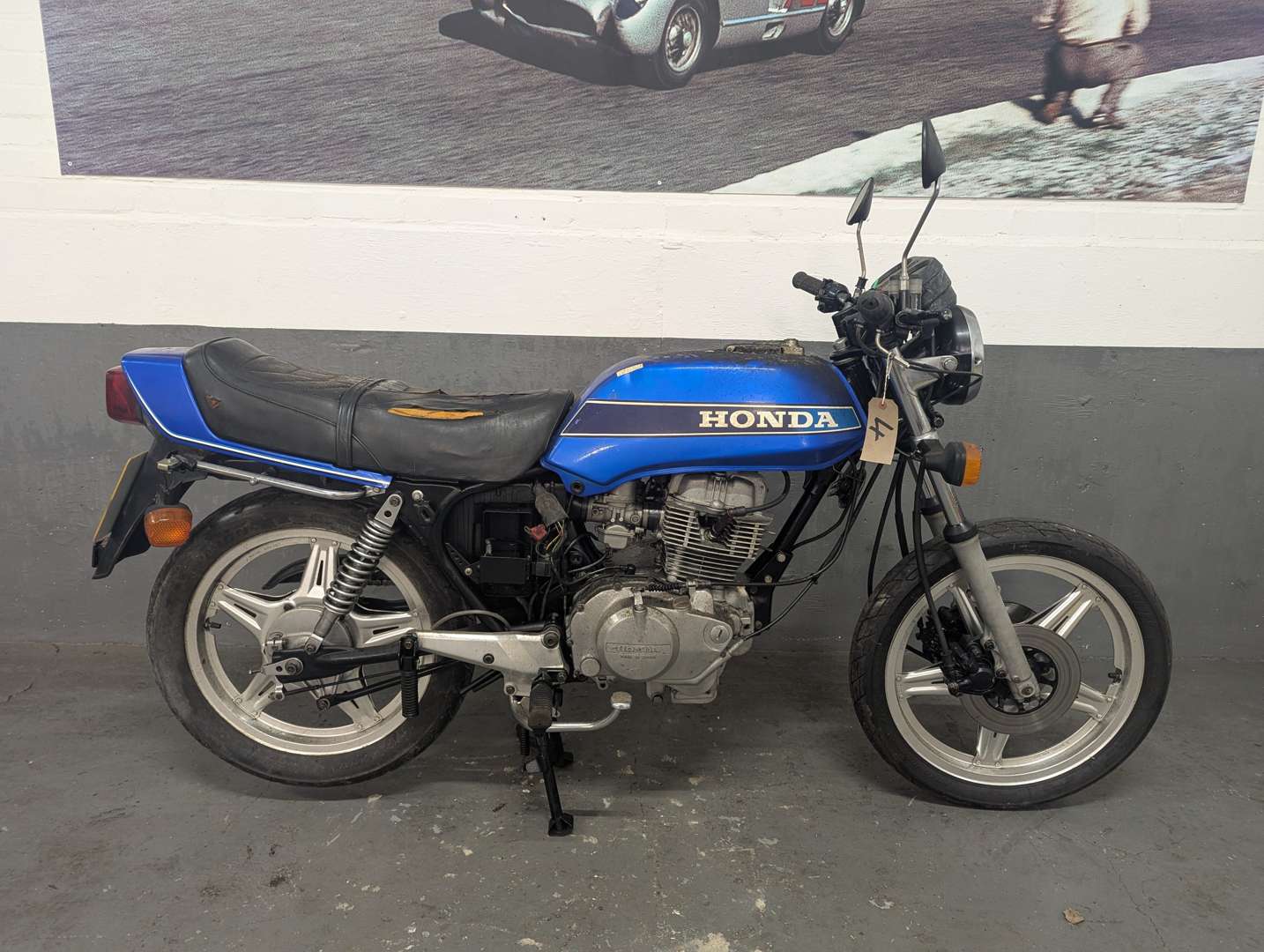 <p>1983 HONDA CB400 NB</p>