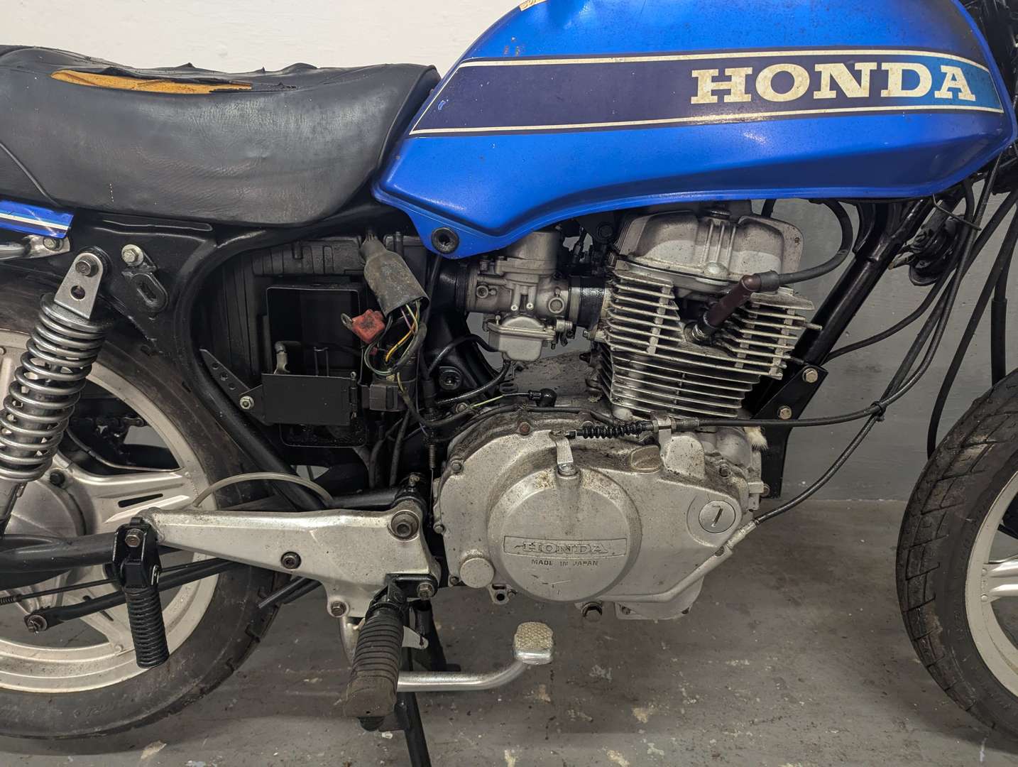 <p>1983 HONDA CB400 NB</p>