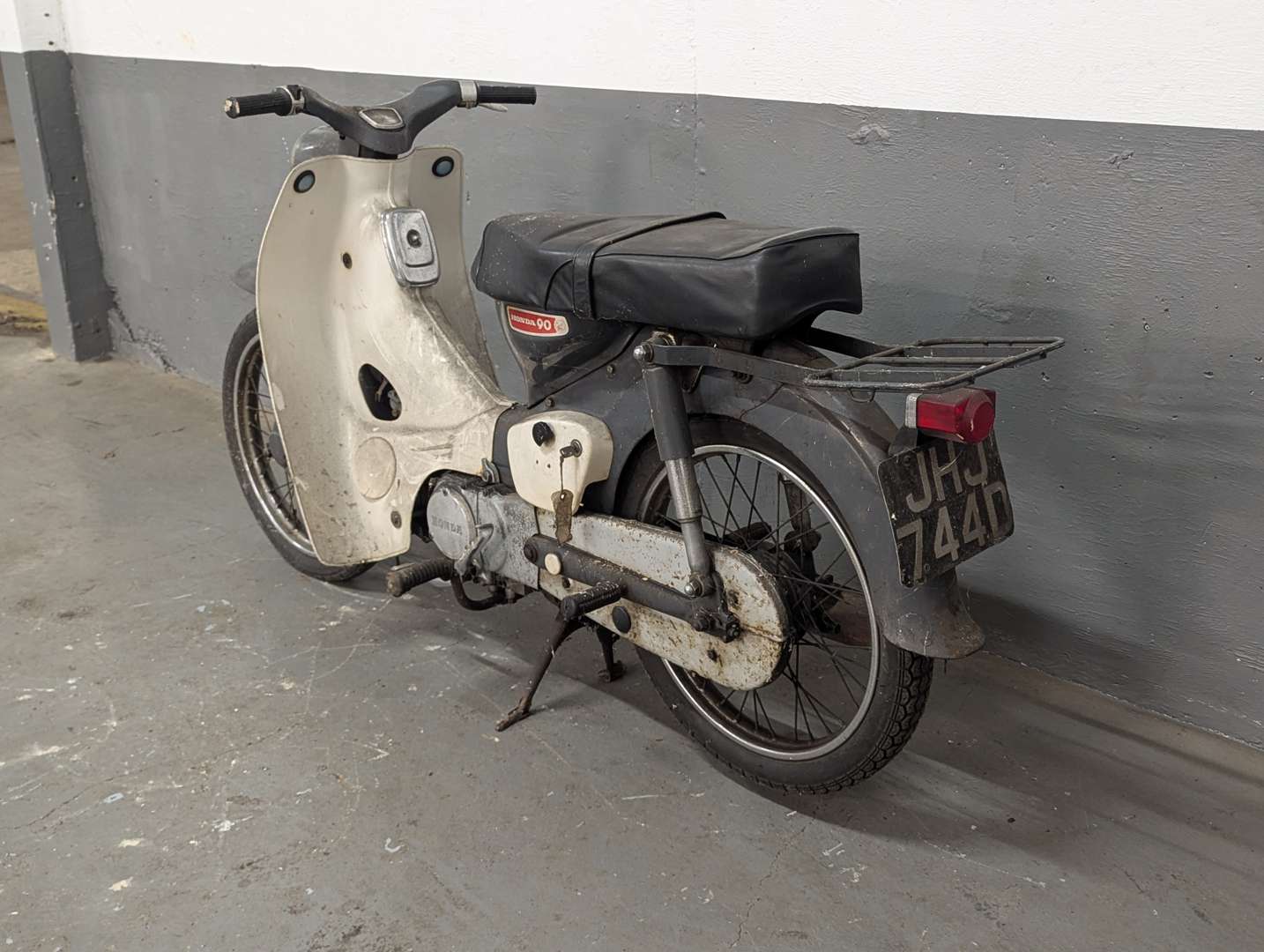 <p>1966 HONDA C90</p>