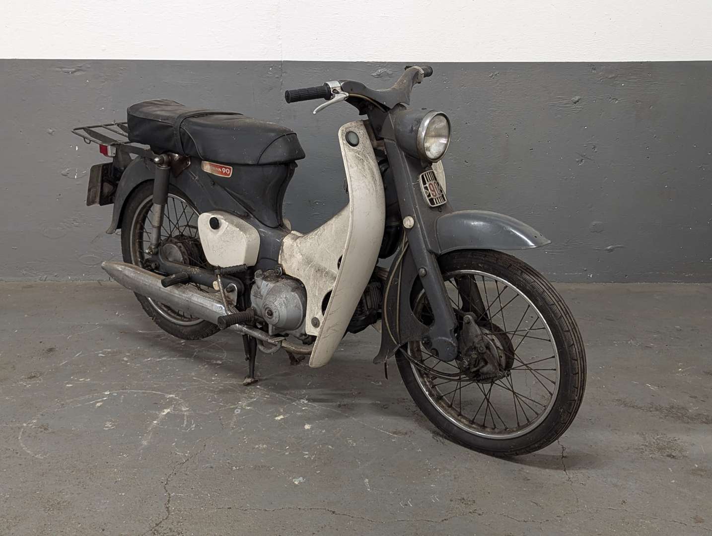 <p>1966 HONDA C90</p>