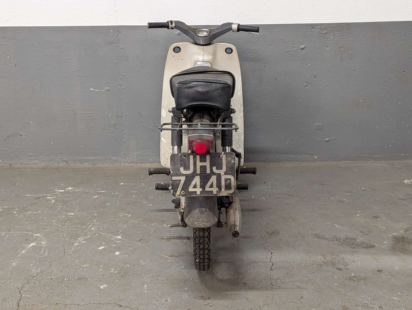 <p>1966 HONDA C90</p>