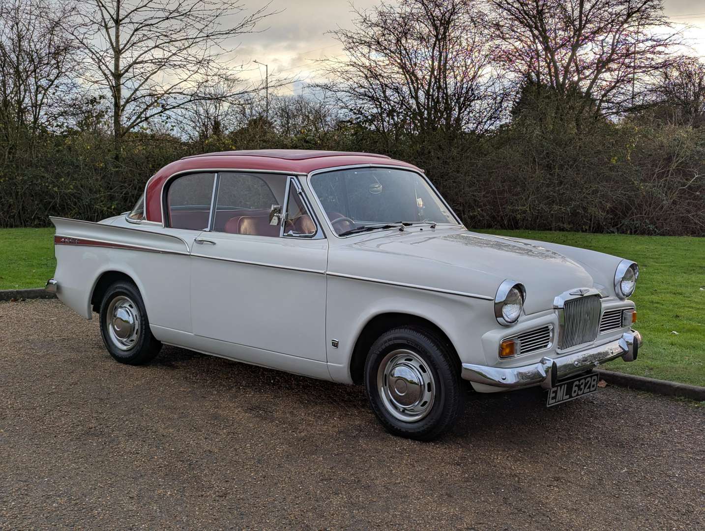 <p>1964 SUNBEAM RAPIER</p>