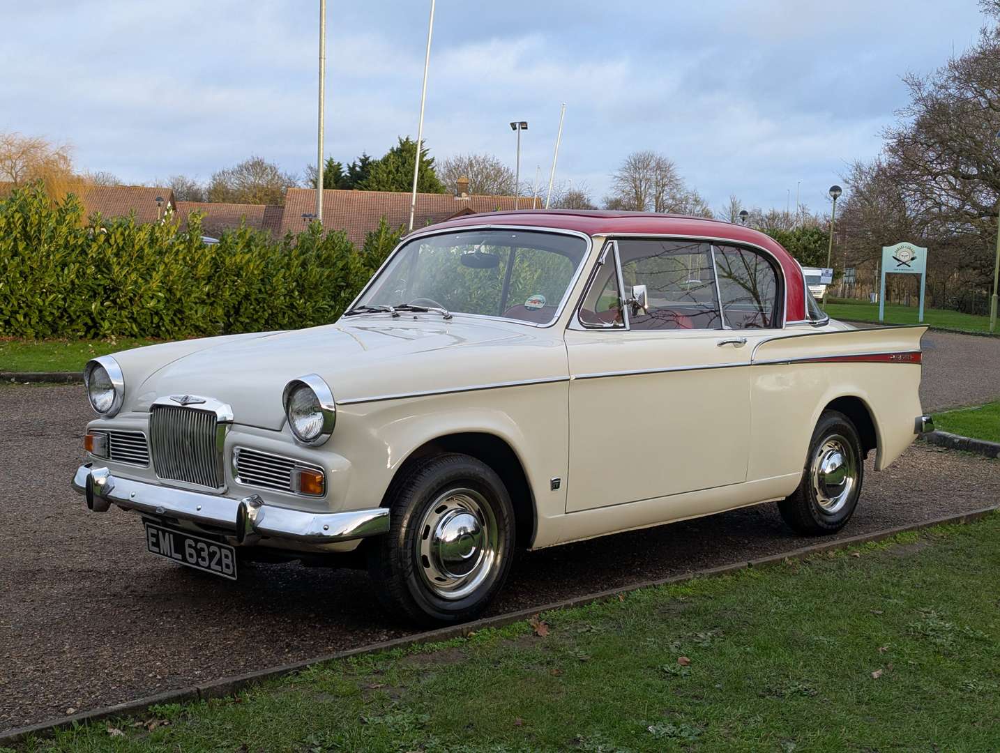 <p>1964 SUNBEAM RAPIER</p>