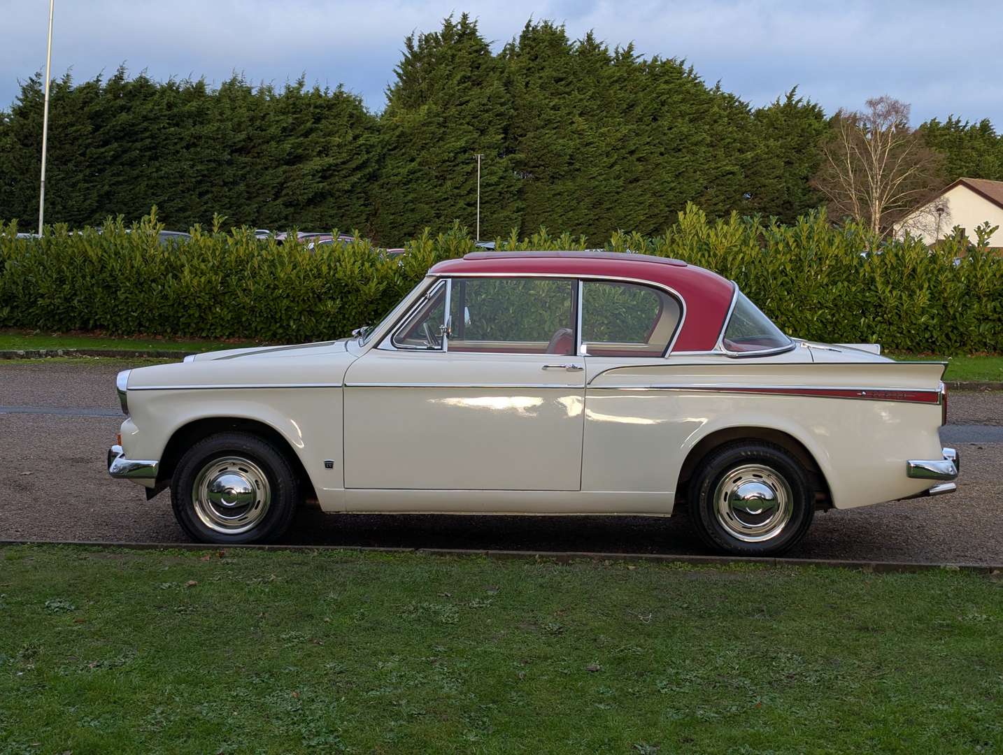 <p>1964 SUNBEAM RAPIER</p>