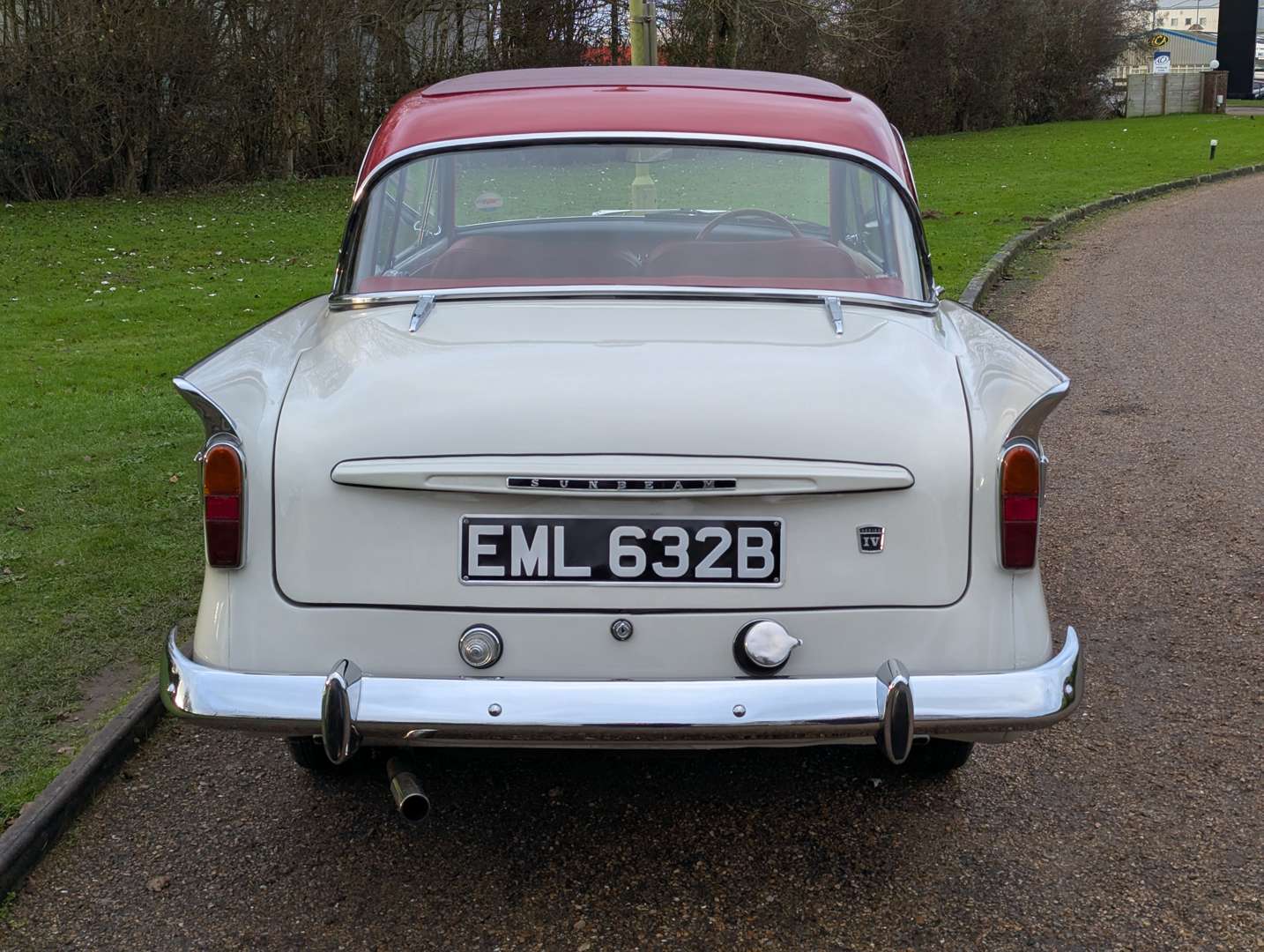 <p>1964 SUNBEAM RAPIER</p>