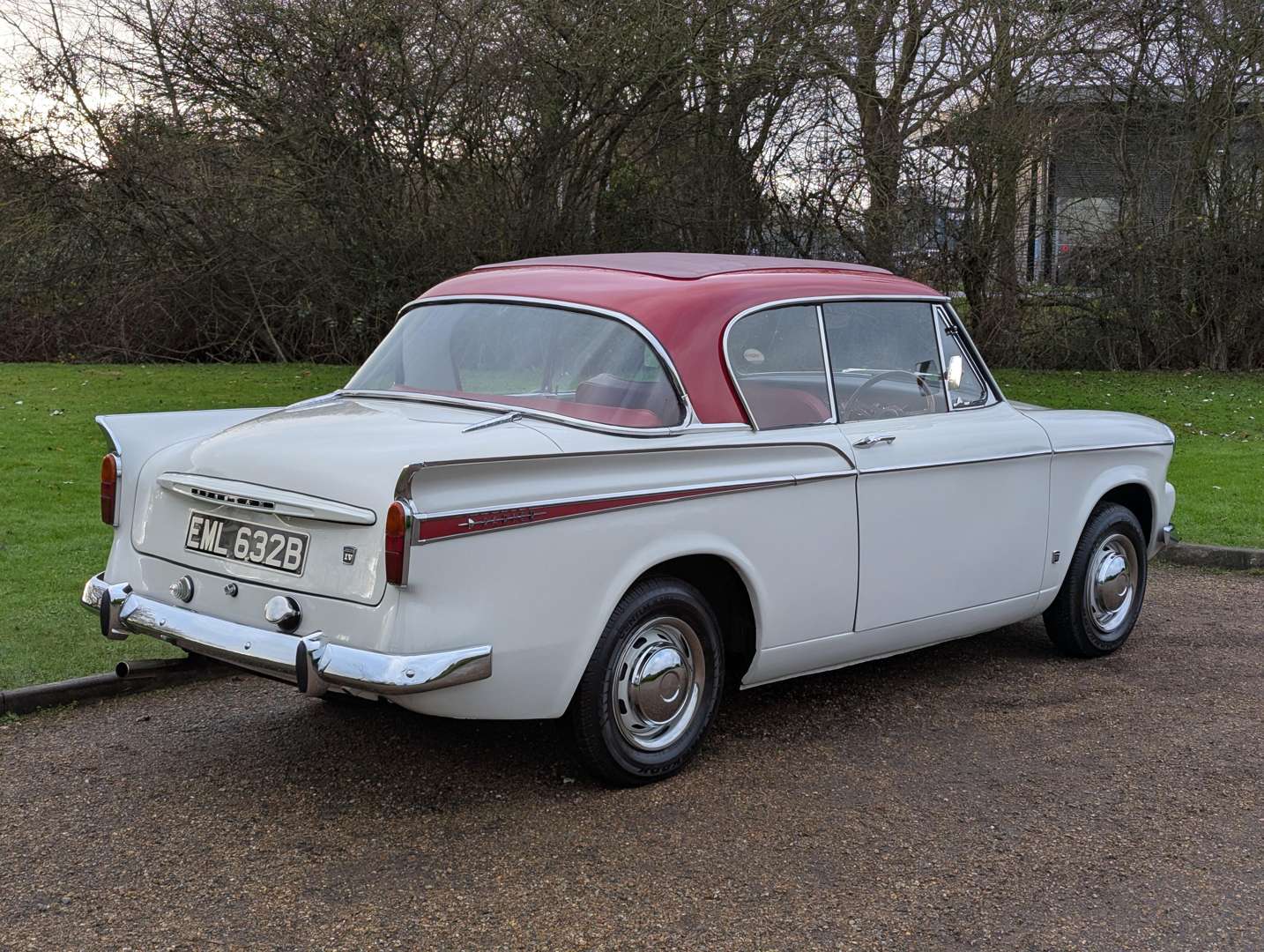 <p>1964 SUNBEAM RAPIER</p>