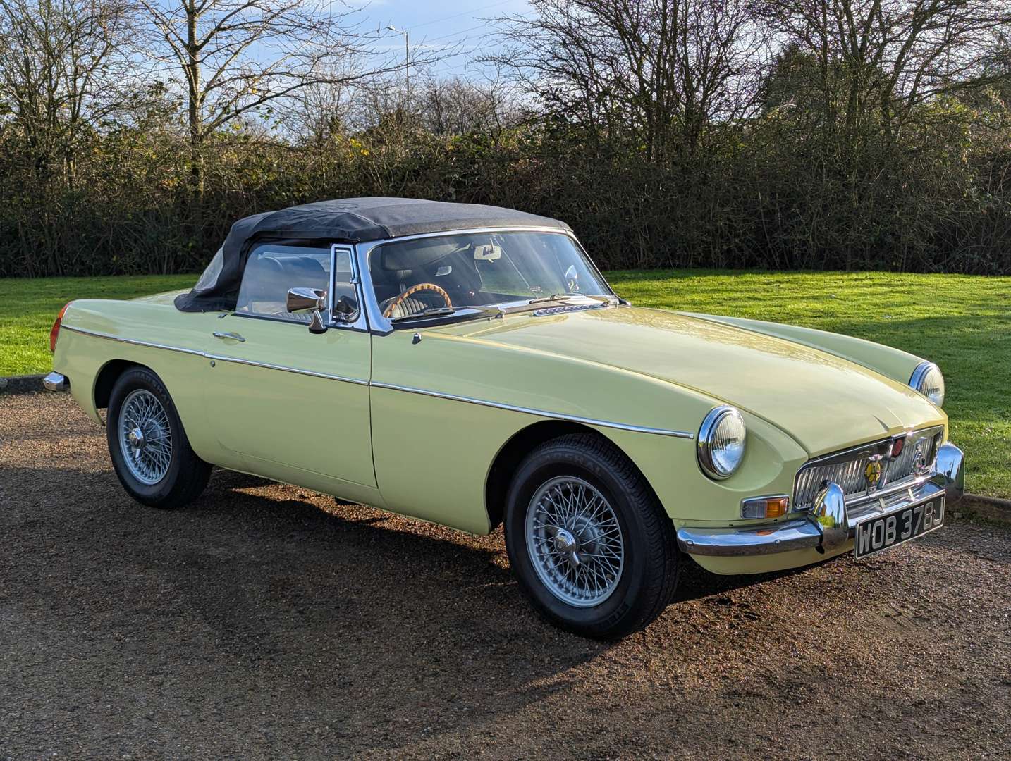 <p>1970 MG B ROADSTER</p>