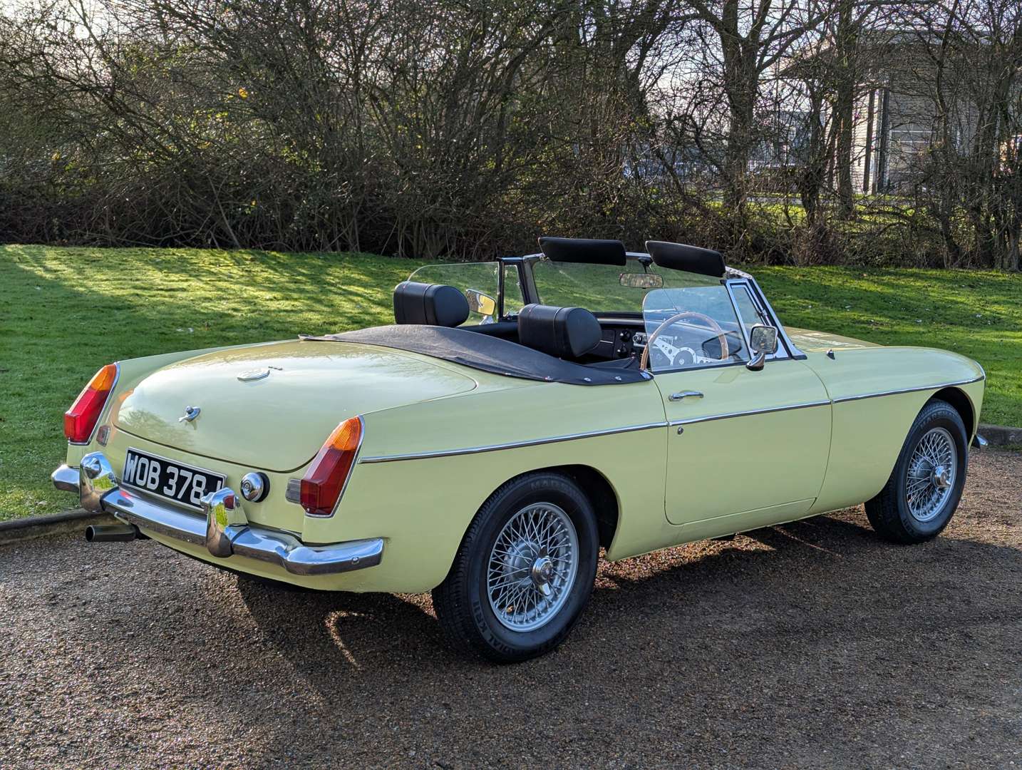 <p>1970 MG B ROADSTER</p>