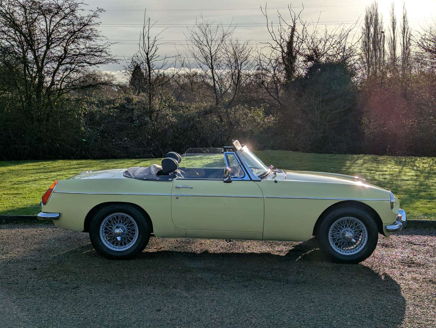 <p>1970 MG B ROADSTER</p>