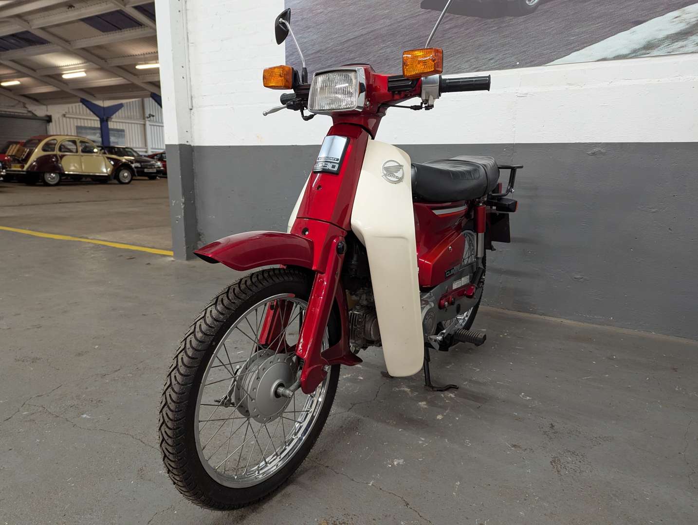 <p>1997 HONDA C90 CUB</p>