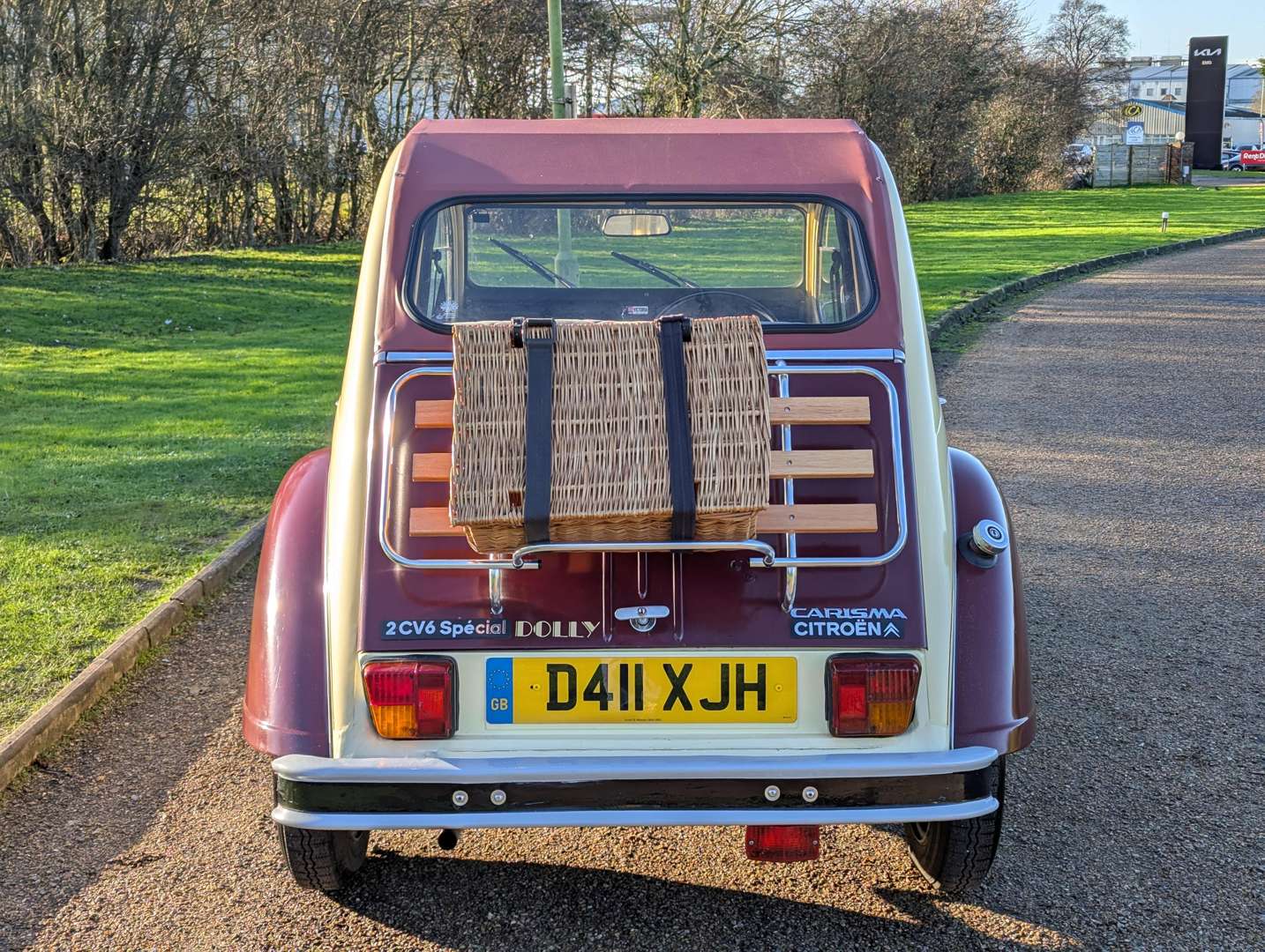 <p>1987 CITROEN 2CV6 DOLLY</p>