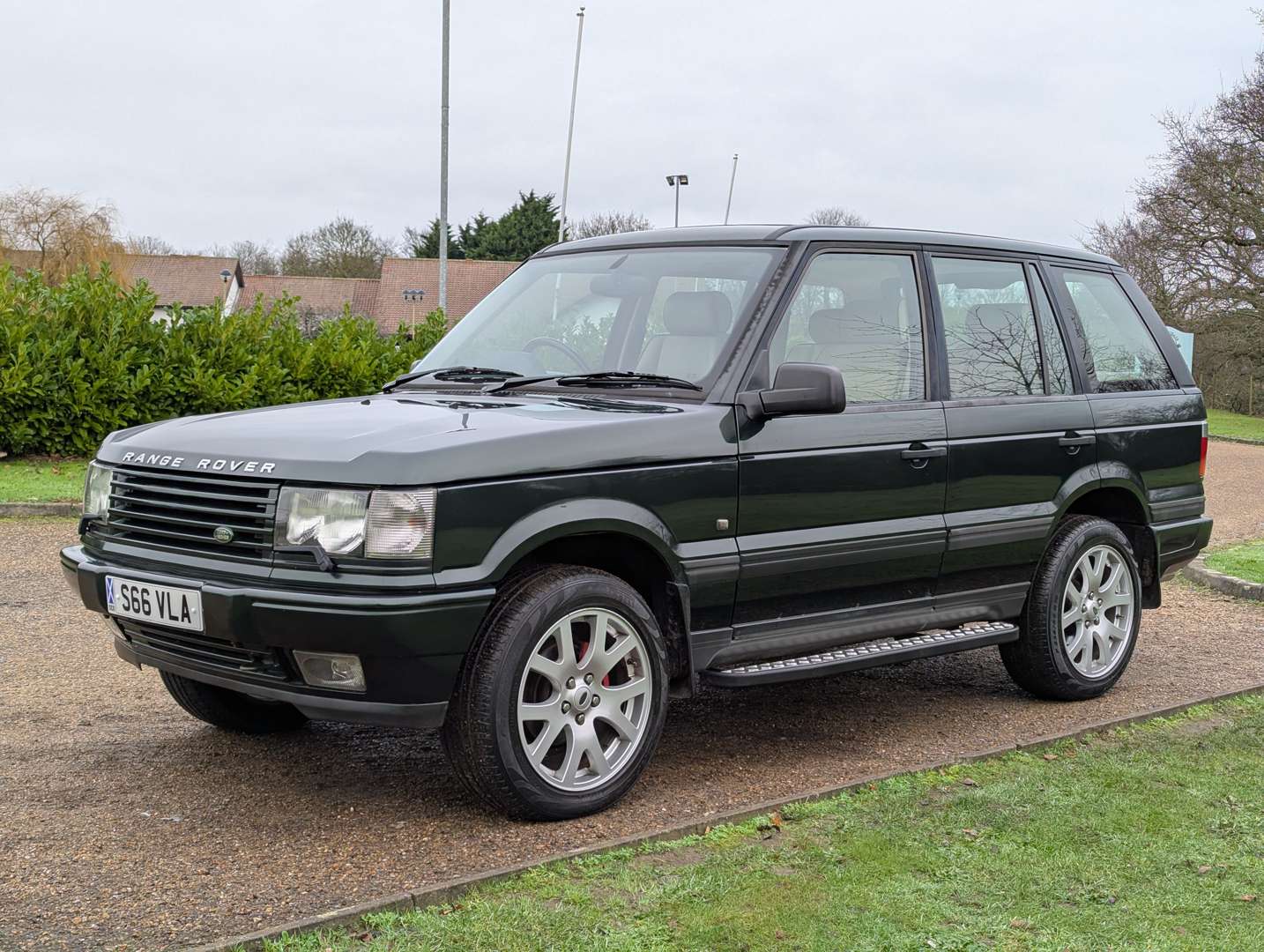 <p>1998 RANGE ROVER 4.6 HSE AUTO</p>