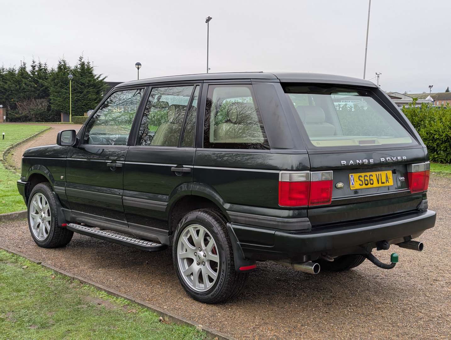 <p>1998 RANGE ROVER 4.6 HSE AUTO</p>