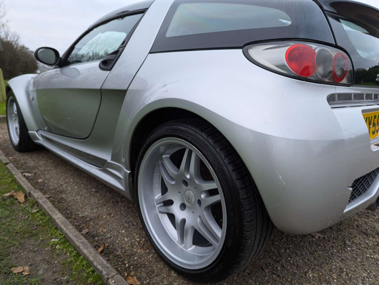 <p>2005 SMART ROADSTER COUPE BRABUS AUTO</p>