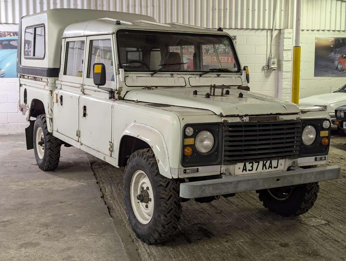 <p>1984 LAND ROVER 110 V8</p>