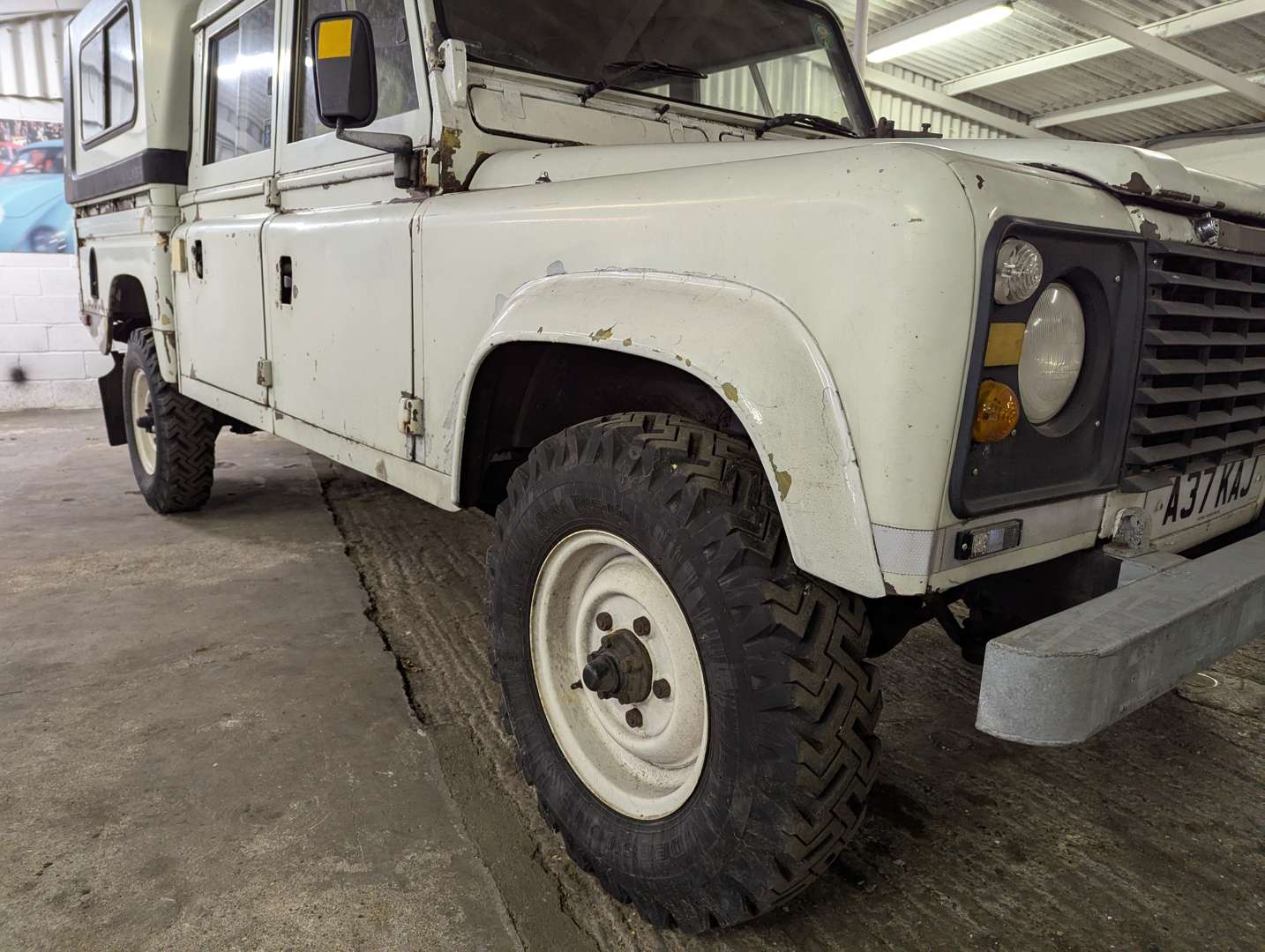 <p>1984 LAND ROVER 110 V8</p>