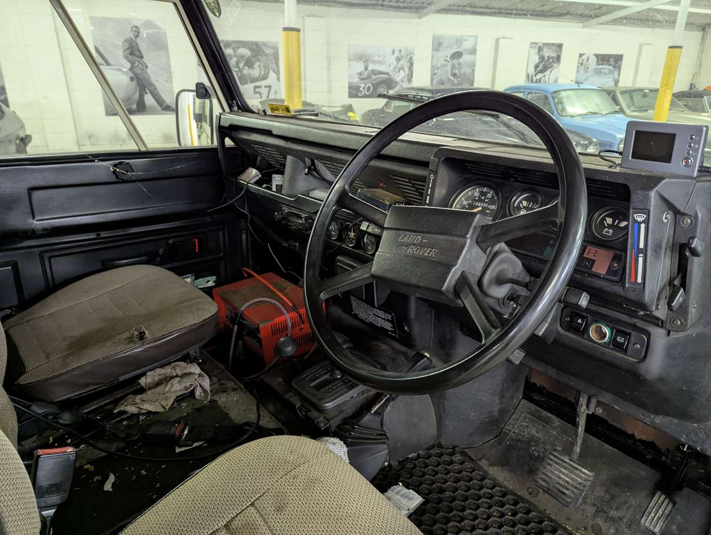 <p>1984 LAND ROVER 110 V8</p>