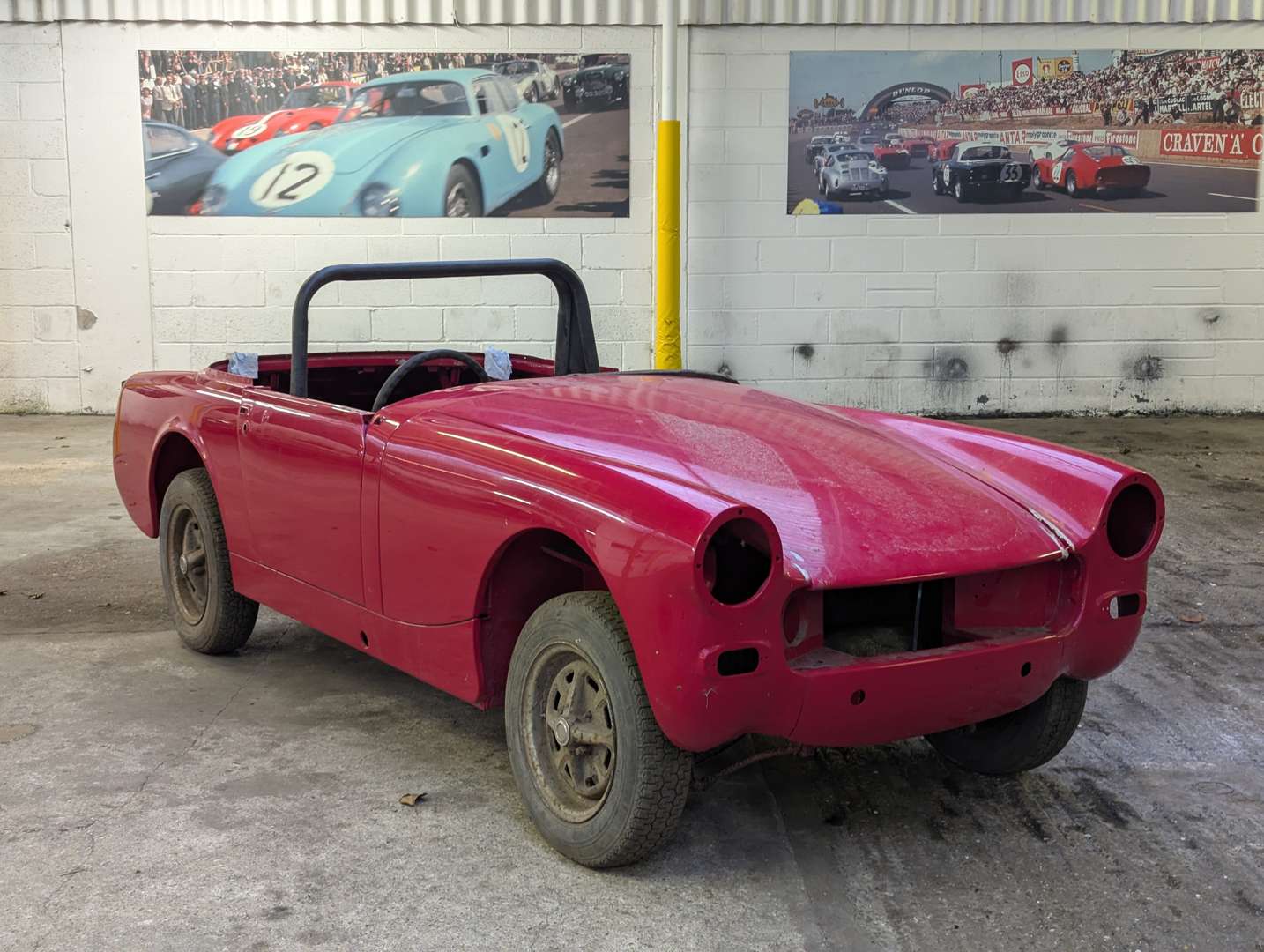 <p>1972 MG MIDGET RWA</p>