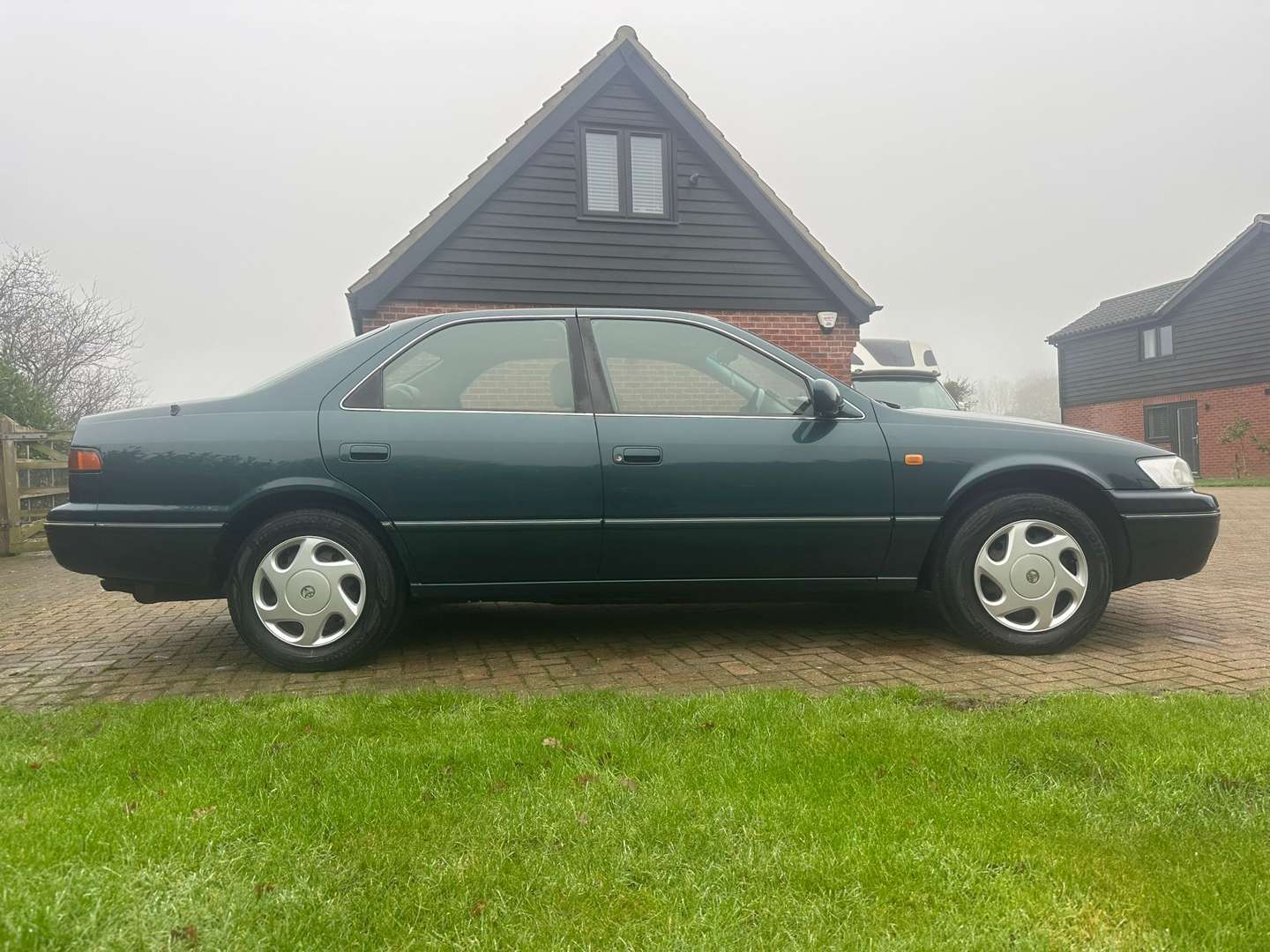 <p>1997 TOYOTA CAMRY 2.2I</p>